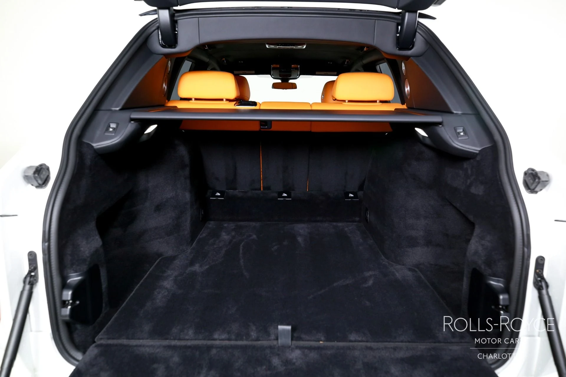 mph024_360928134_Used_2022_Rolls_Royce_Black_Badge_Cullinan_1764197182_ac86b500a8