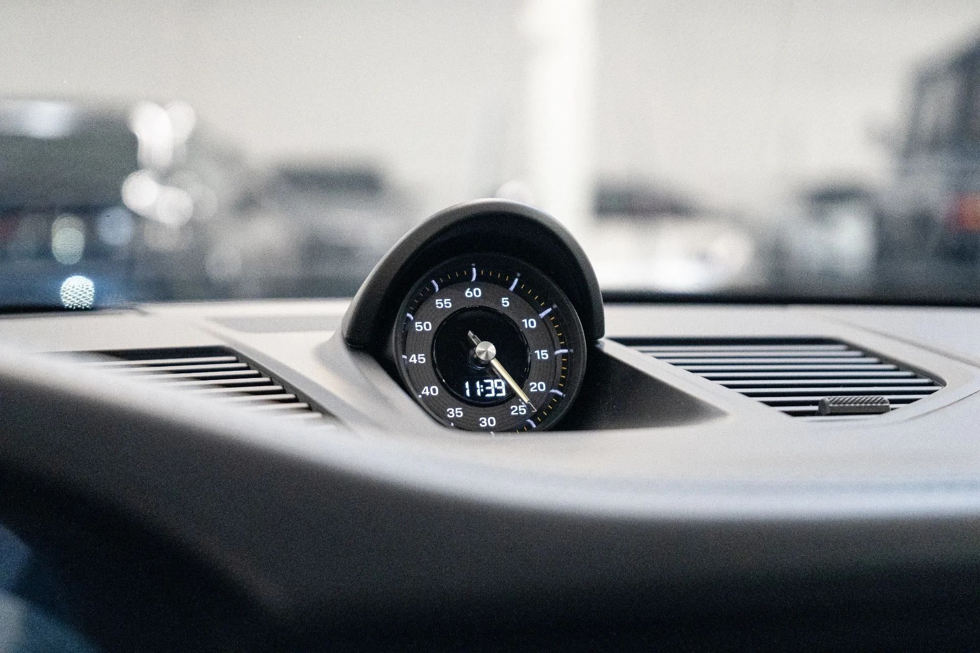 mph024_3626657230_Used_2022_Porsche_911_GT_3_1766000916_06e3837bee