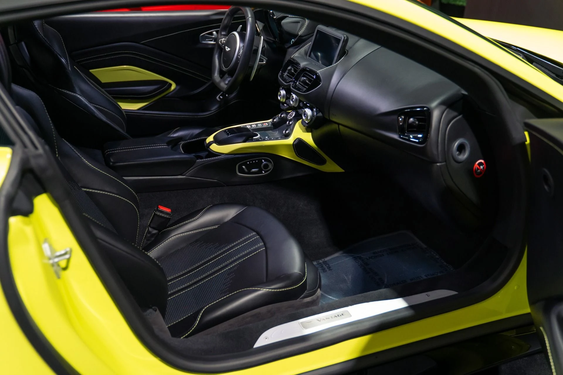 mph024_3631278513_Used_2019_Aston_Martin_Vantage_Paint_Matched_Interior_Trim_1785943447_50244238b6