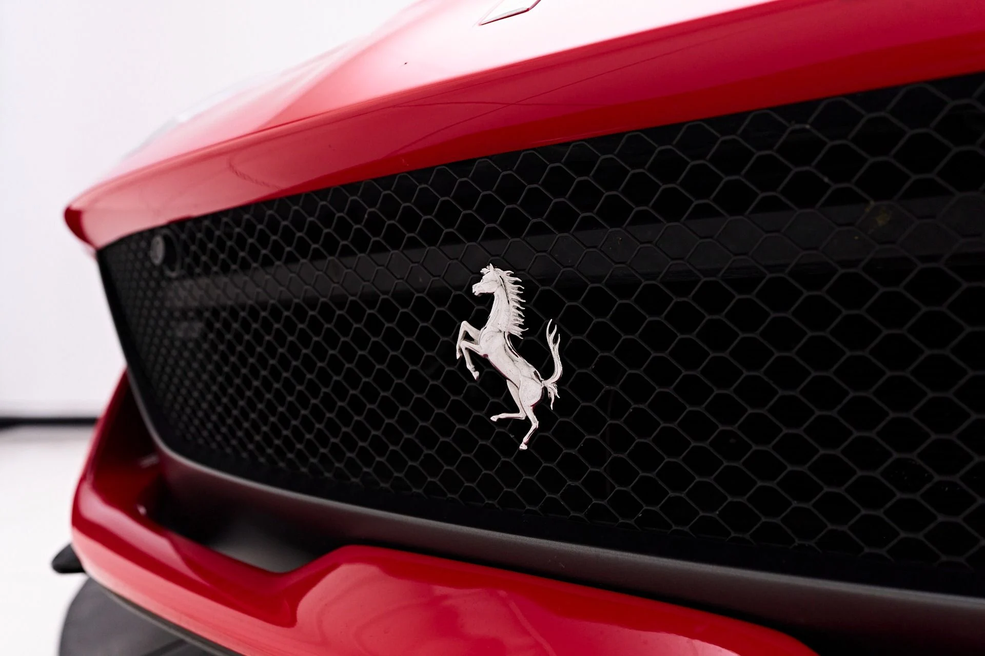 mph024_364578195_Used_2018_Ferrari_812_Superfast_Base_1749002871_88a188d3d4