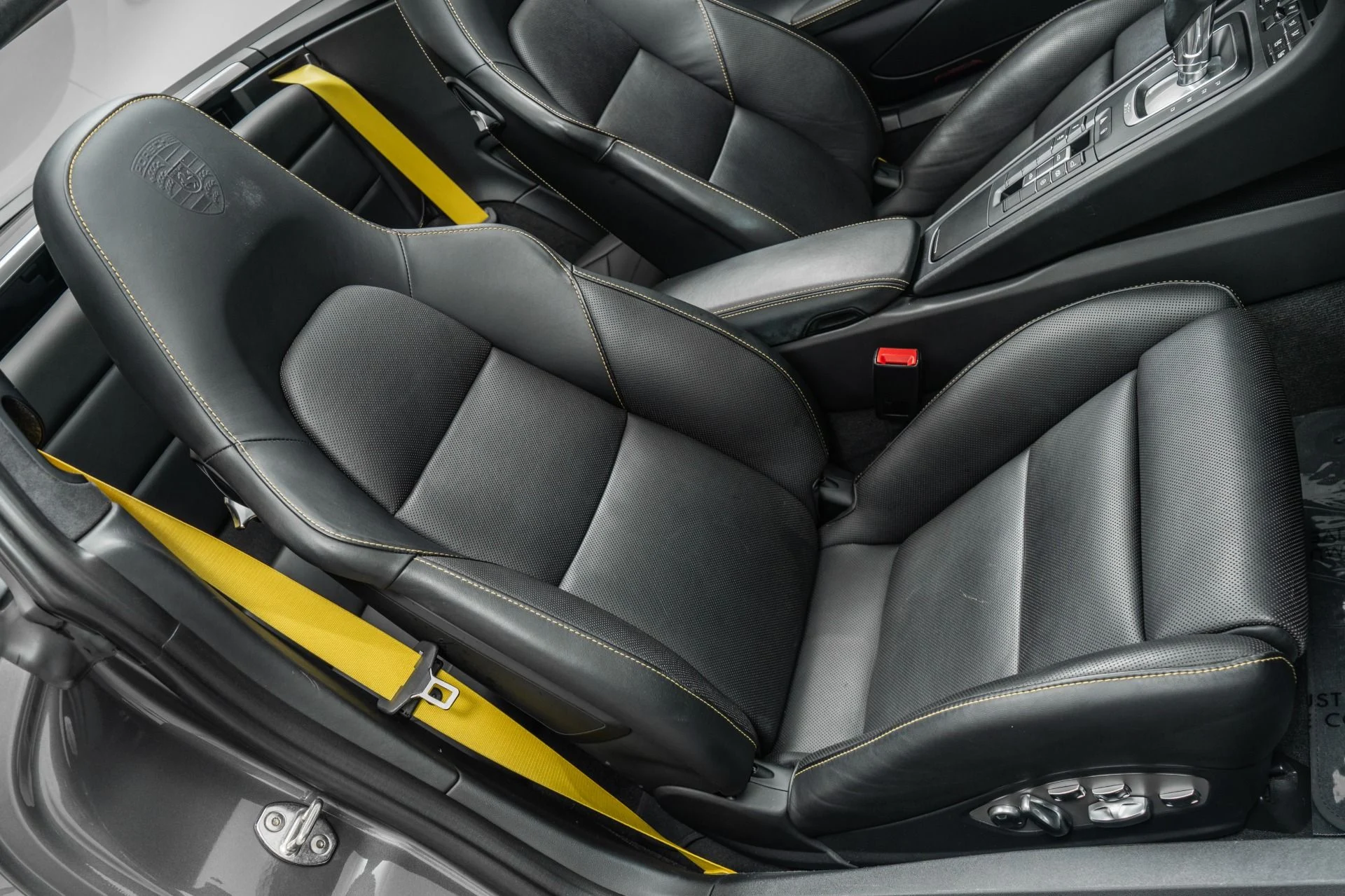 mph024_3651513470_Used_2018_Porsche_911_Targa_4_GTS_1781794965_02be8d80a3