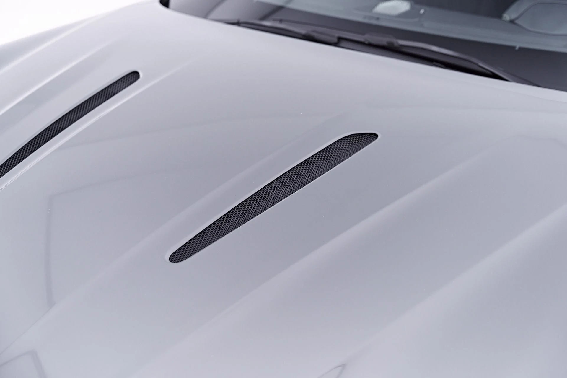 mph024_3657606103_Used_2024_Aston_Martin_DB_12_1781813791_4d116e5a84