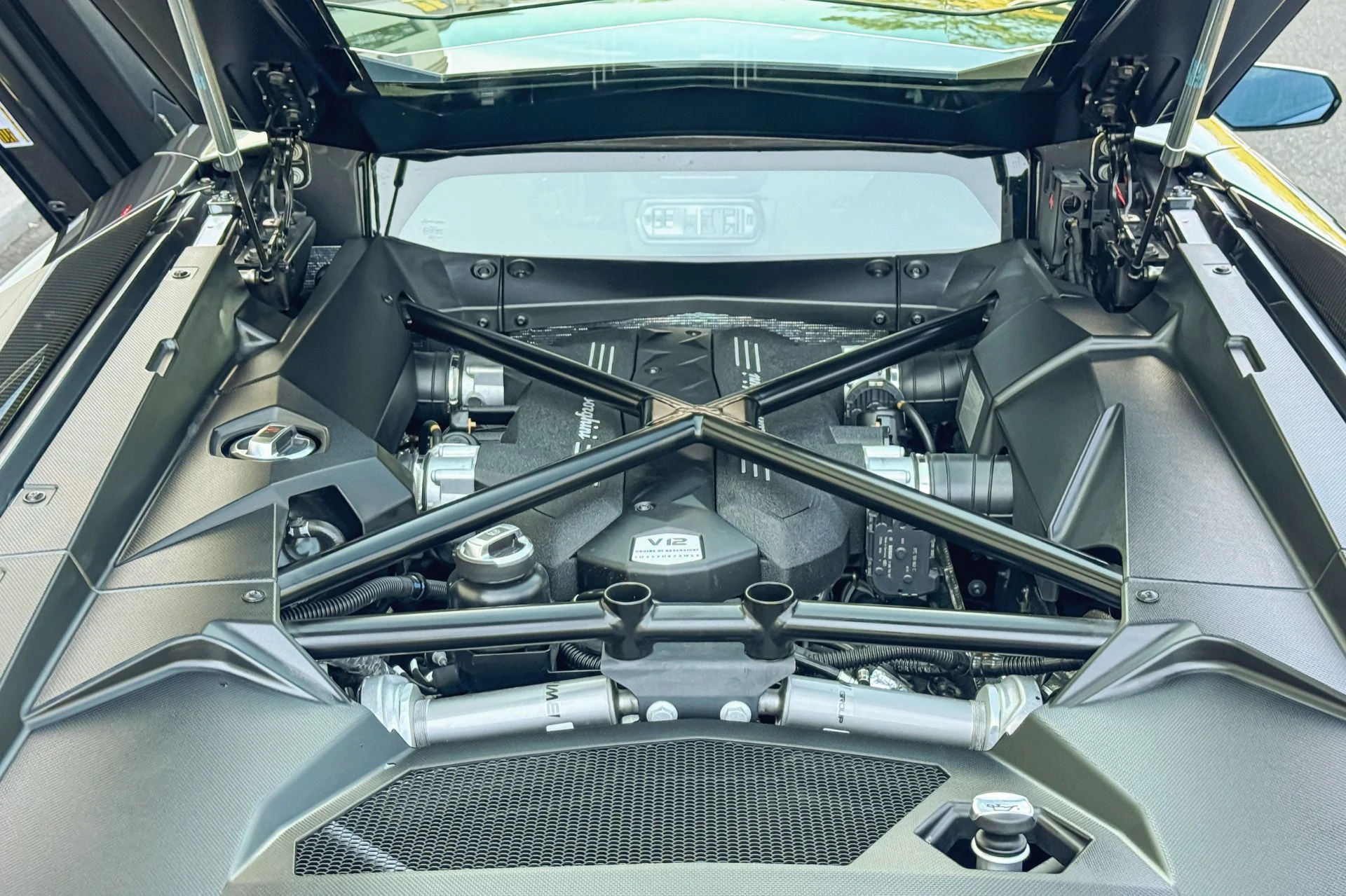 mph024_3662049887_Used_2018_Lamborghini_Aventador_S_LP_740_4_S_1758017826_182d380509