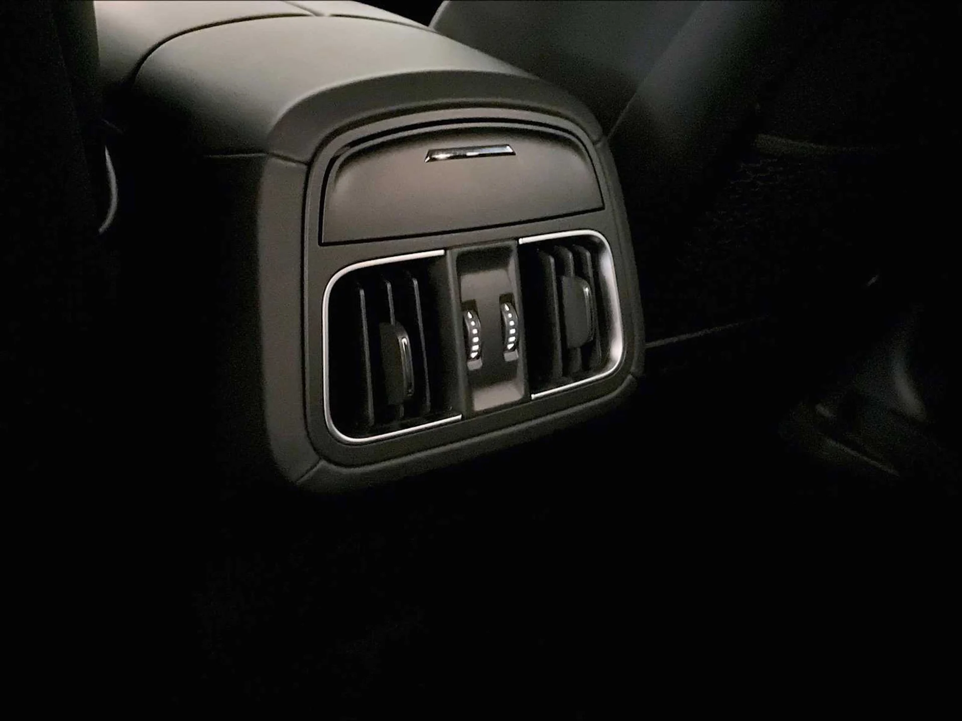 mph024_3667010738_ae2f2b53e3b20bddf4f0b50f5b583f13x_d6b1dfae77