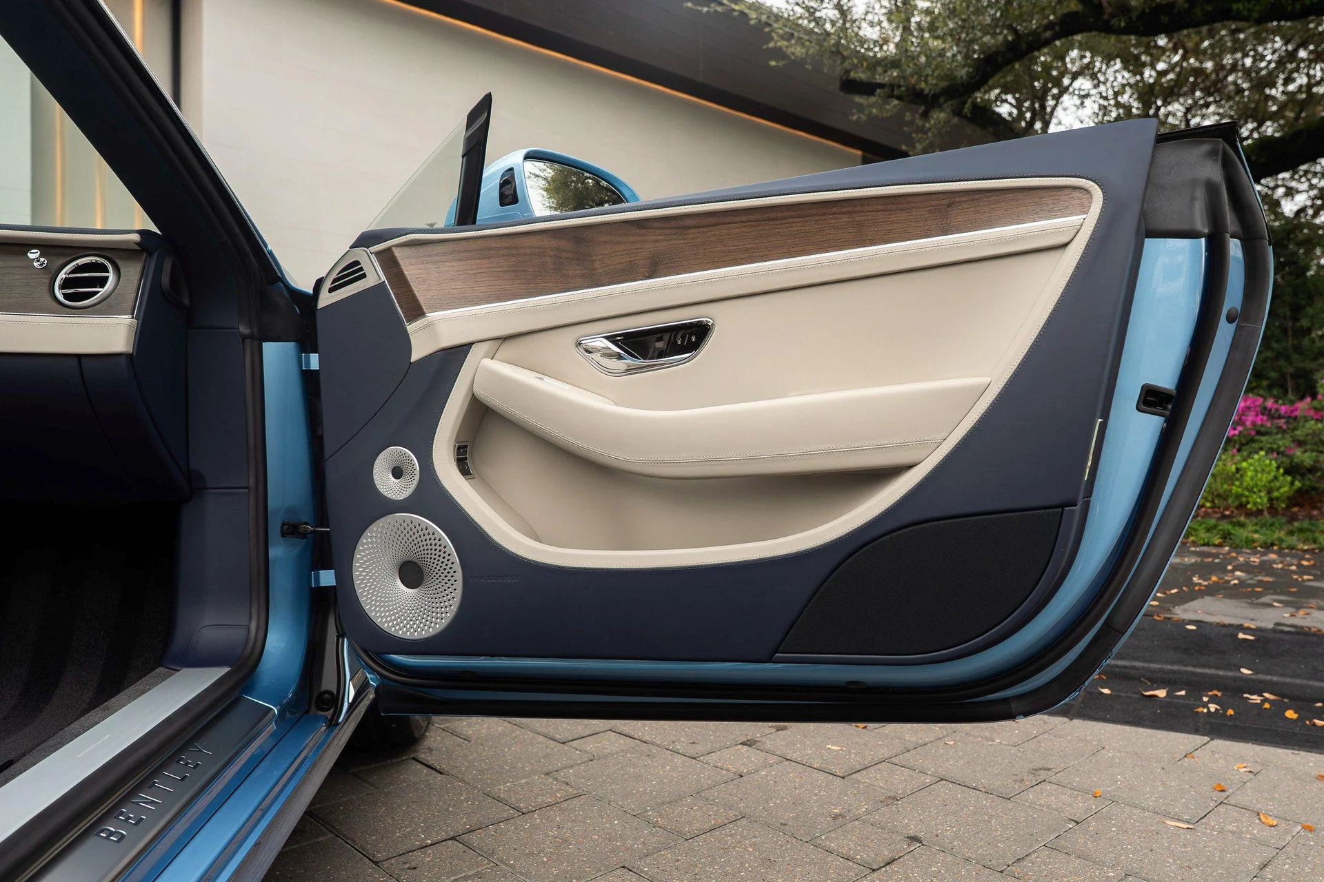 mph024_3670427561_501195975_69b06d81d6285b6da96703a3_c97e266133