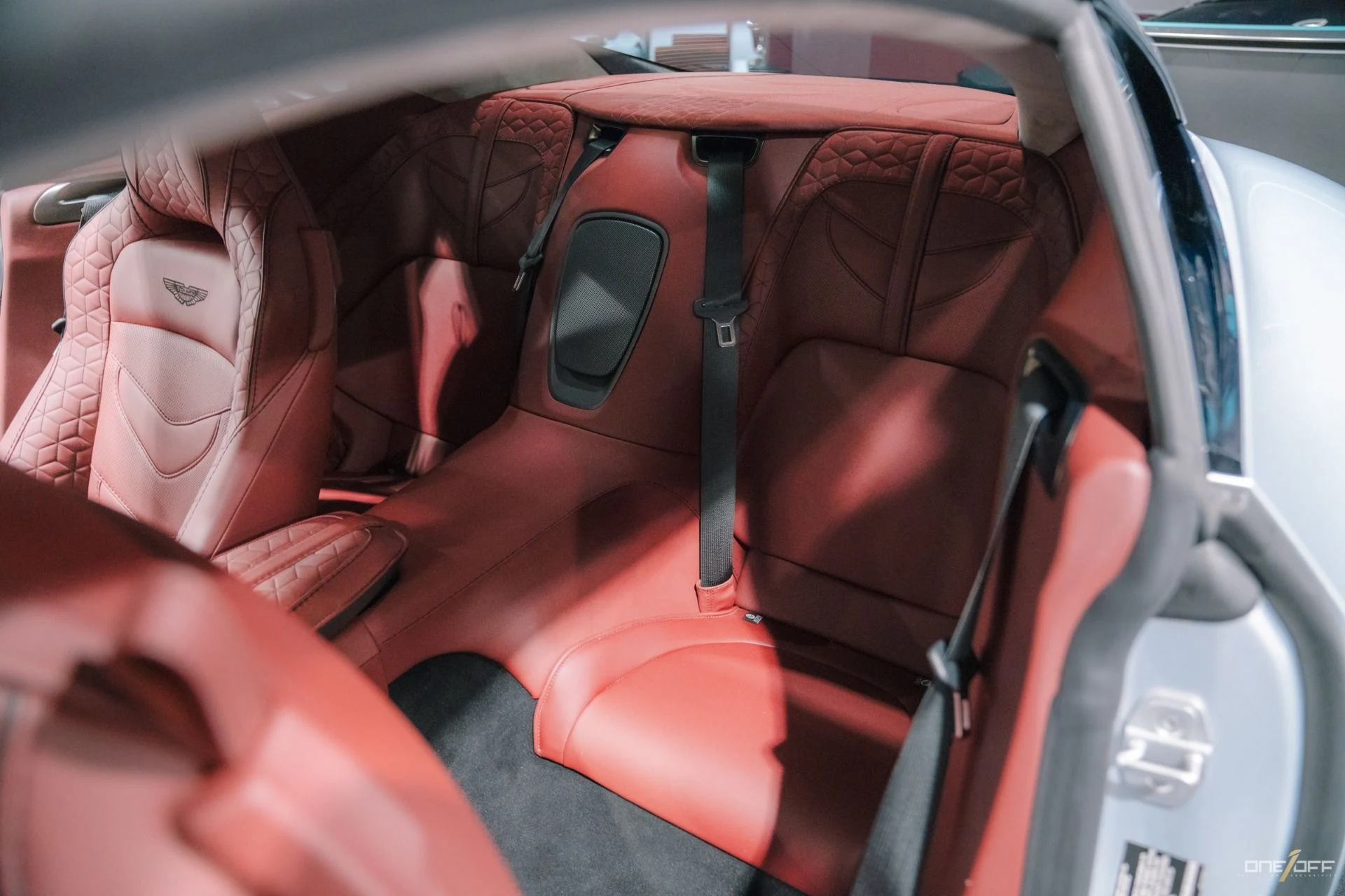 mph024_3685453148_Used_2019_Aston_Martin_DBS_Superleggera_w_Carbon_Roof_Forged_Carbon_Interior_1781651614_a38e7e8118