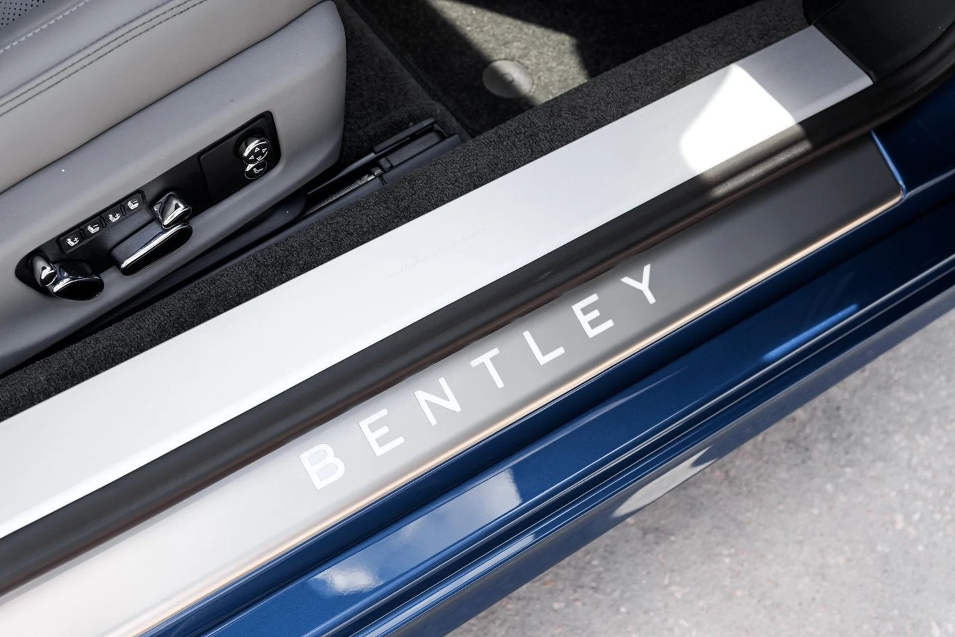 mph024_3686647998_e19de64b63e0d24002b078dbceecfc97x_06b745d66a