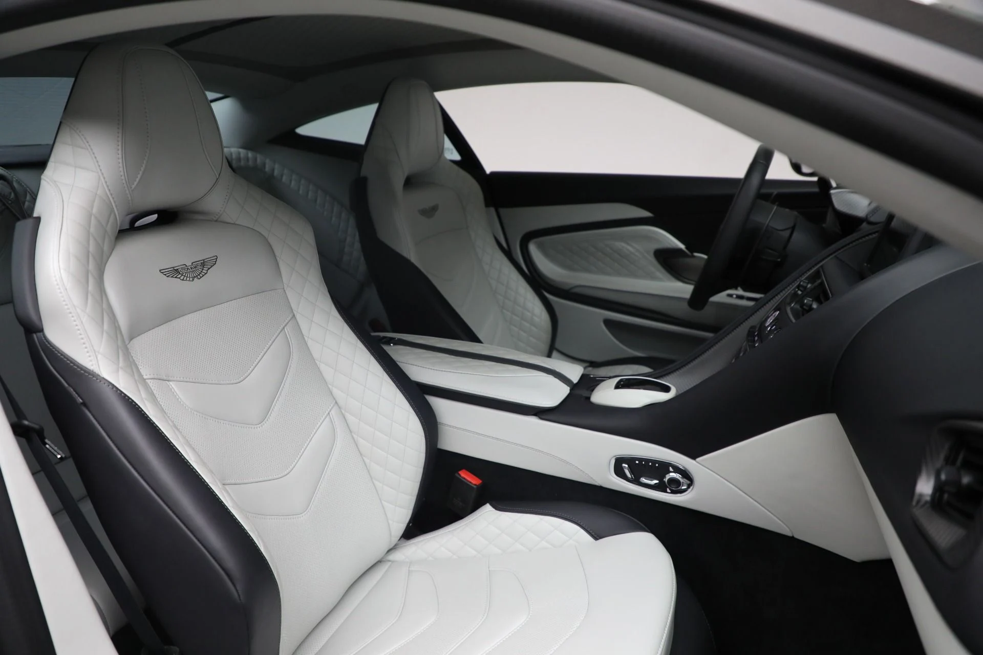mph024_3686745280_Used_2023_Aston_Martin_DBS_770_Ultimate_2217745c0b