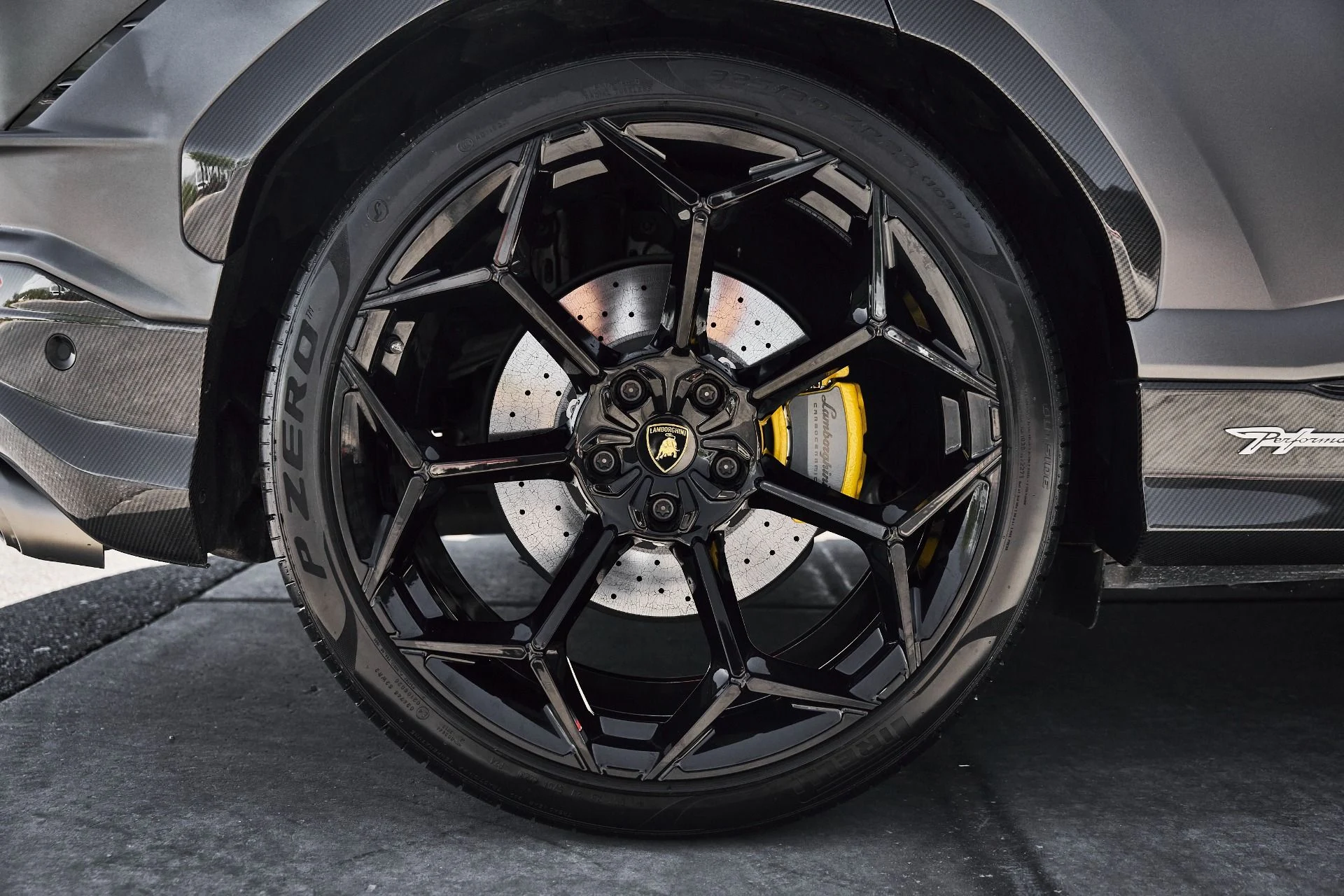 mph024_3694070275_Used_2024_Lamborghini_Urus_Performante_1781228426_9ffd086e7a