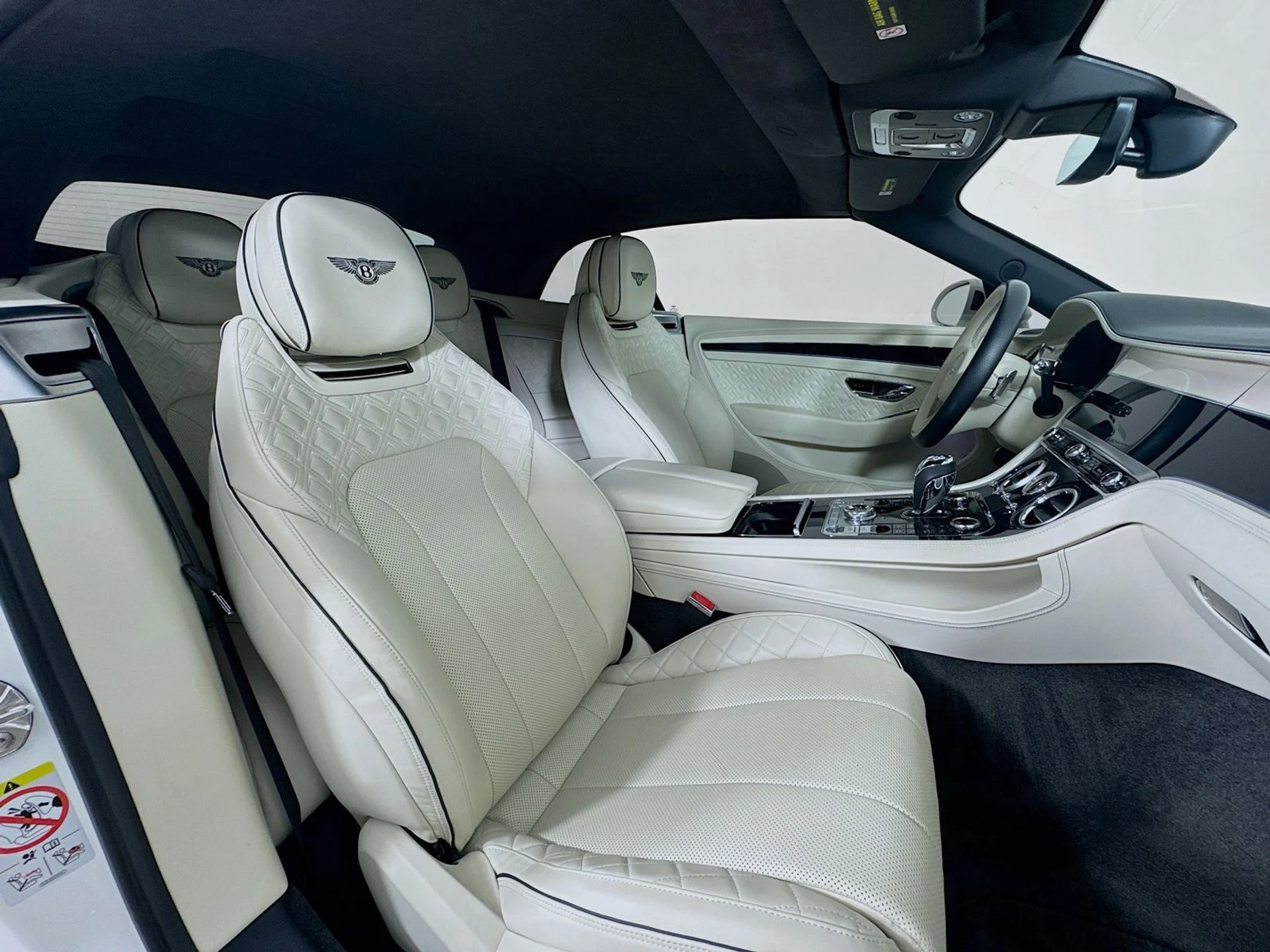 mph024_3700523538_cccb180bad72f2566909930667a33b2cx_3f74e94919