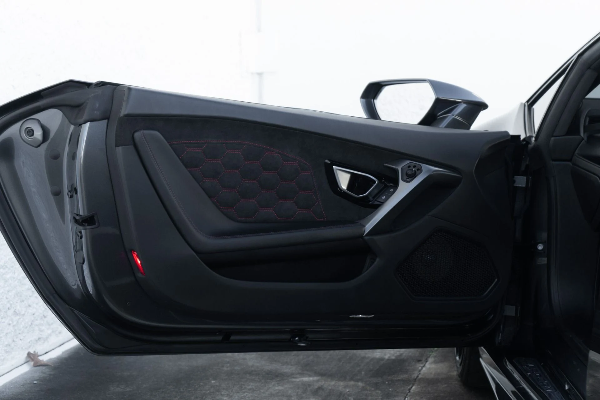 mph024_3702733749_Used_2015_Lamborghini_Huracan_Sheepeyrace_Twin_Turbo_LP_610_4_1773427556_5491fa087e