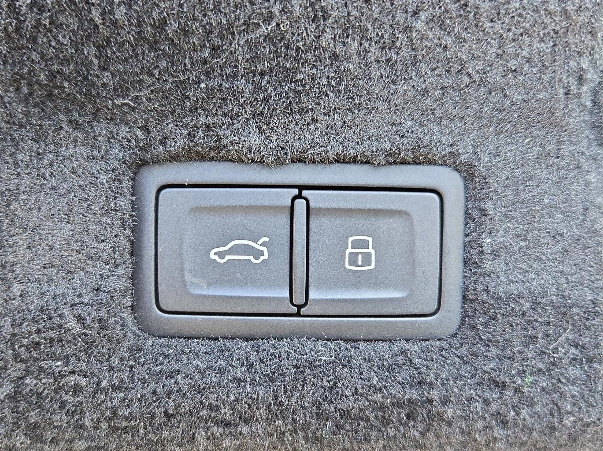 mph024_3706245936_ea78da47b16448f2e4de664c47784419x_ebff54f51e