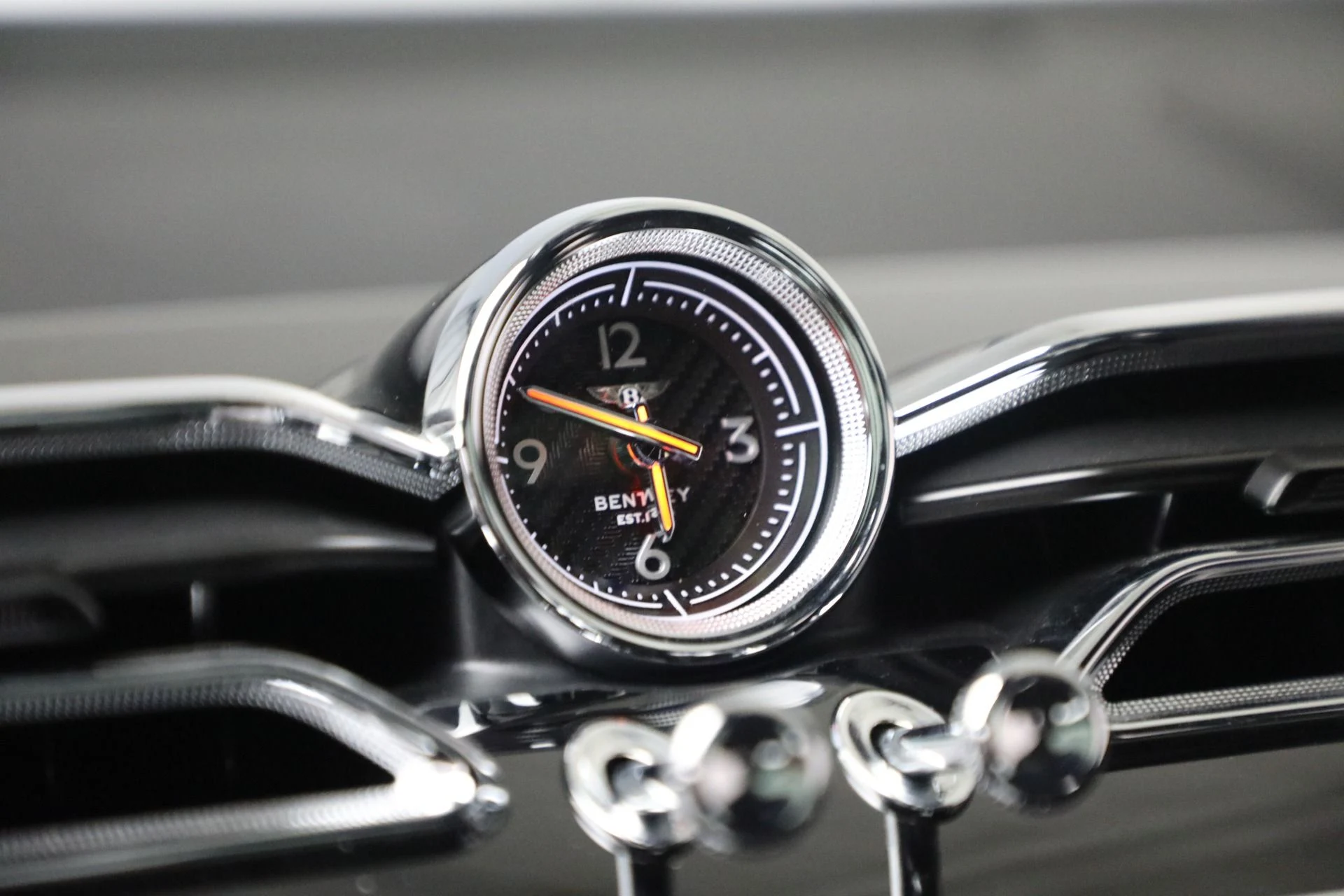 mph024_3707122176_New_2024_Bentley_Bentayga_S_V8_eba6ab94a7