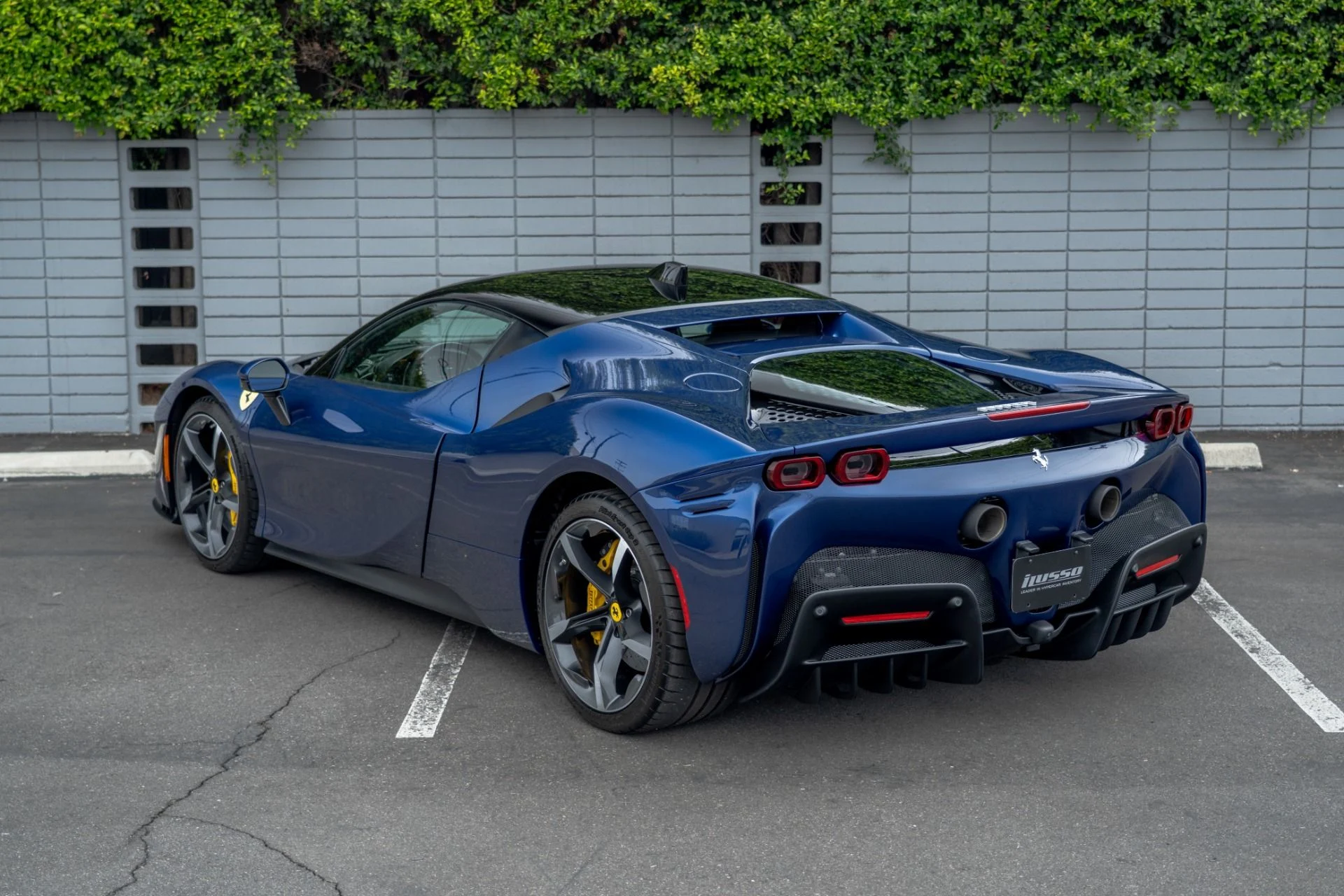 mph024_3708193001_Used_2023_Ferrari_SF_90_Stradale_1759957430_c828072082