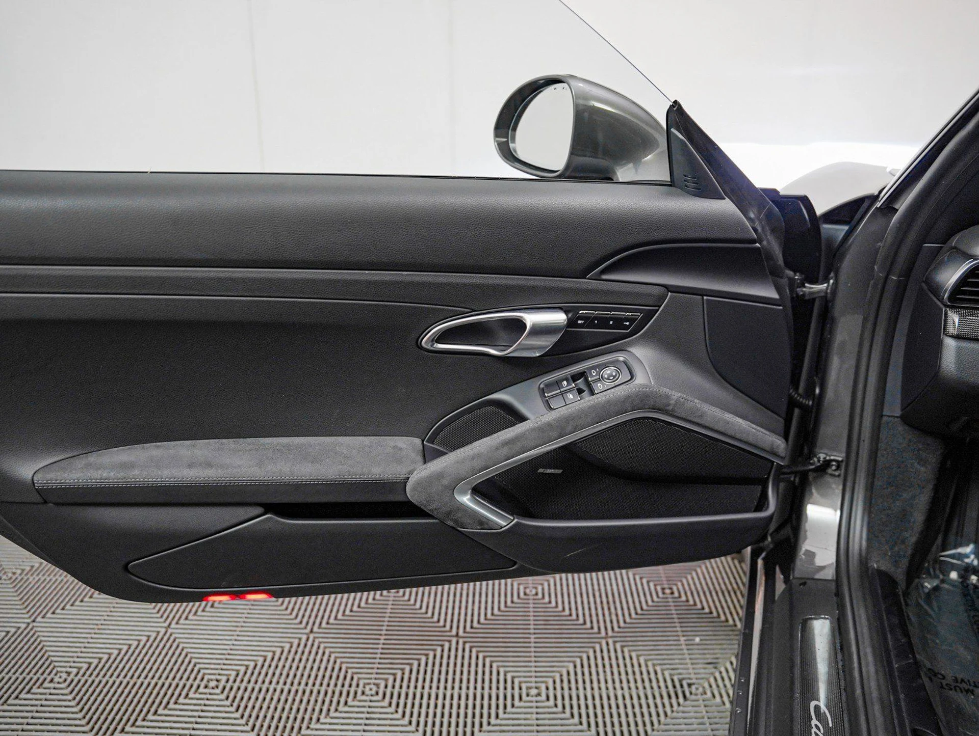 mph024_3709147850_aeec587e5569b4378a8d7eacfa16e855_a55e3be60e