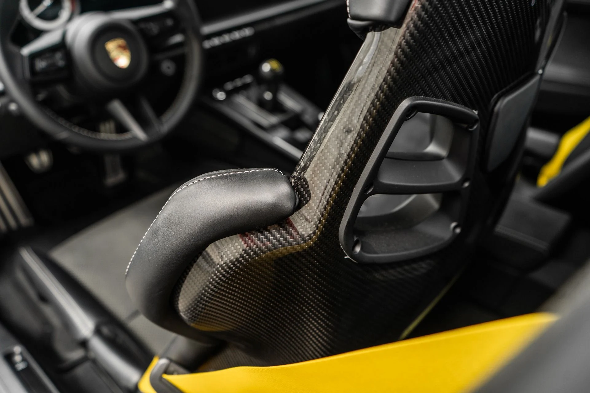 mph024_3713014435_Used_2024_Porsche_911_GT_3_1757107371_5e54f7246f