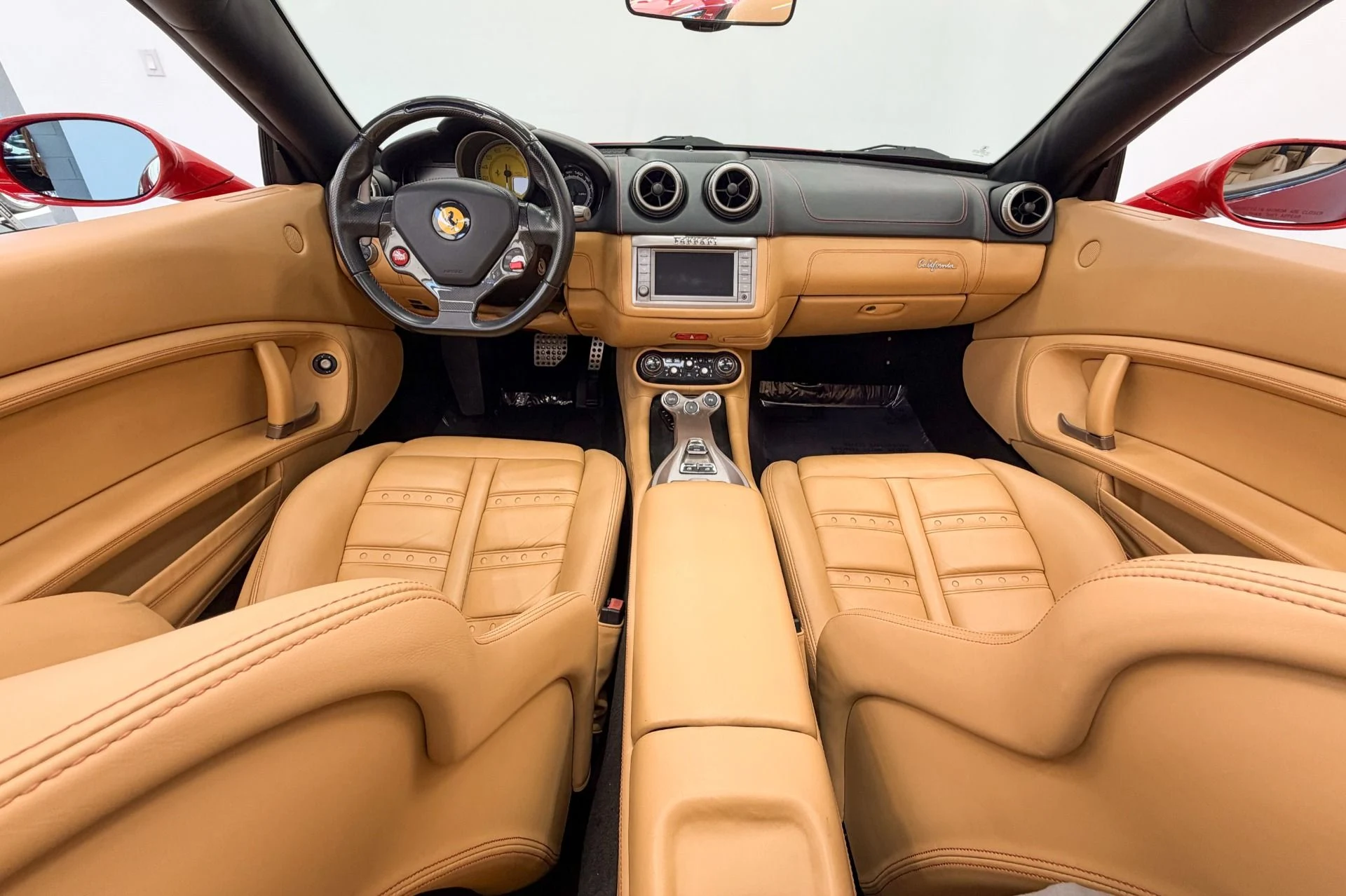 mph024_3717327850_Used_2014_Ferrari_California_Daytona_Seats_490_Horsepower_Carbon_Fiber_Steering_Wheel_w_LE_Ds_1783362230_4d7f7d4054