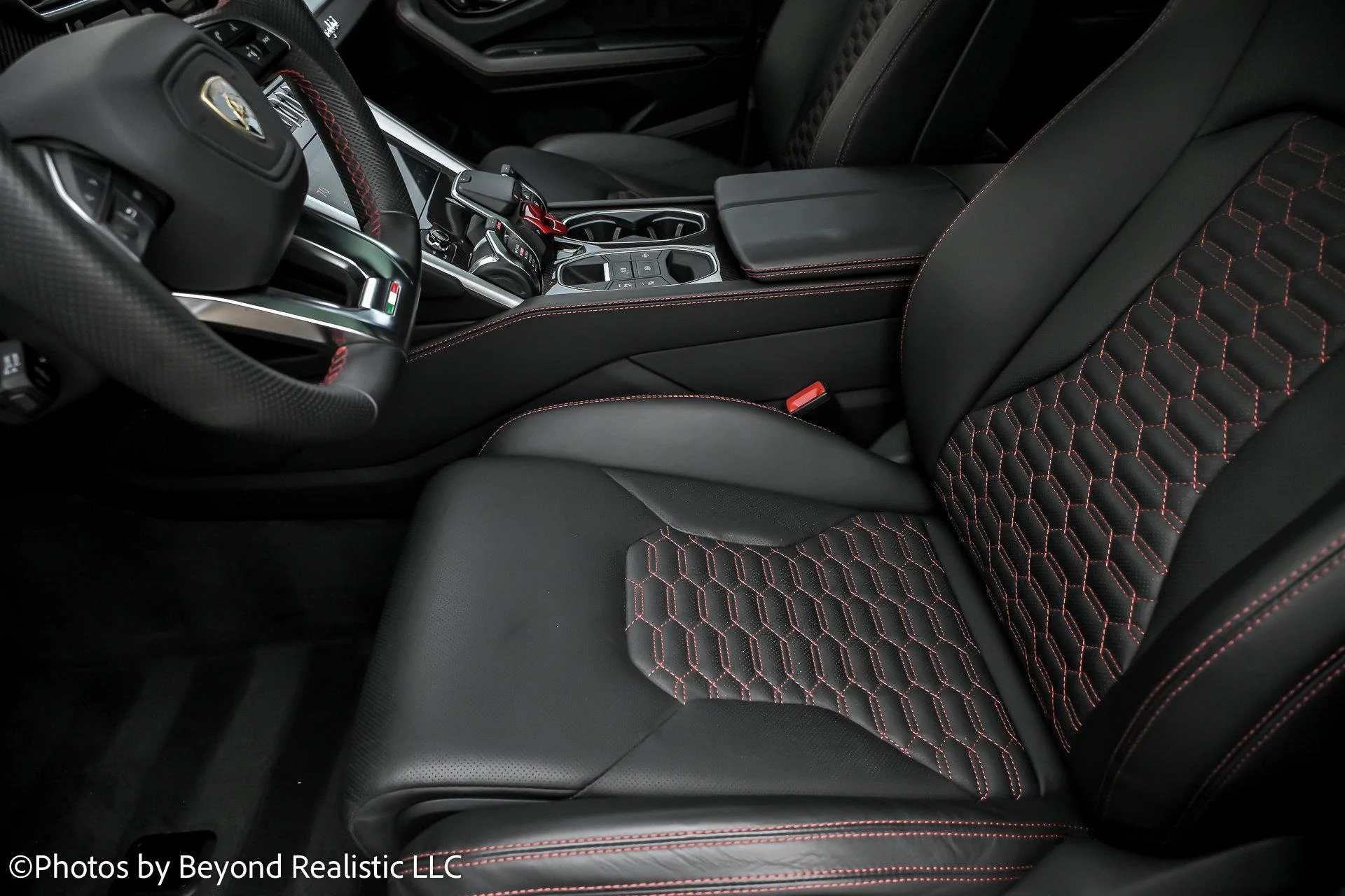 mph024_3717710215_Used_2022_Lamborghini_Urus_1760342220_4022635688