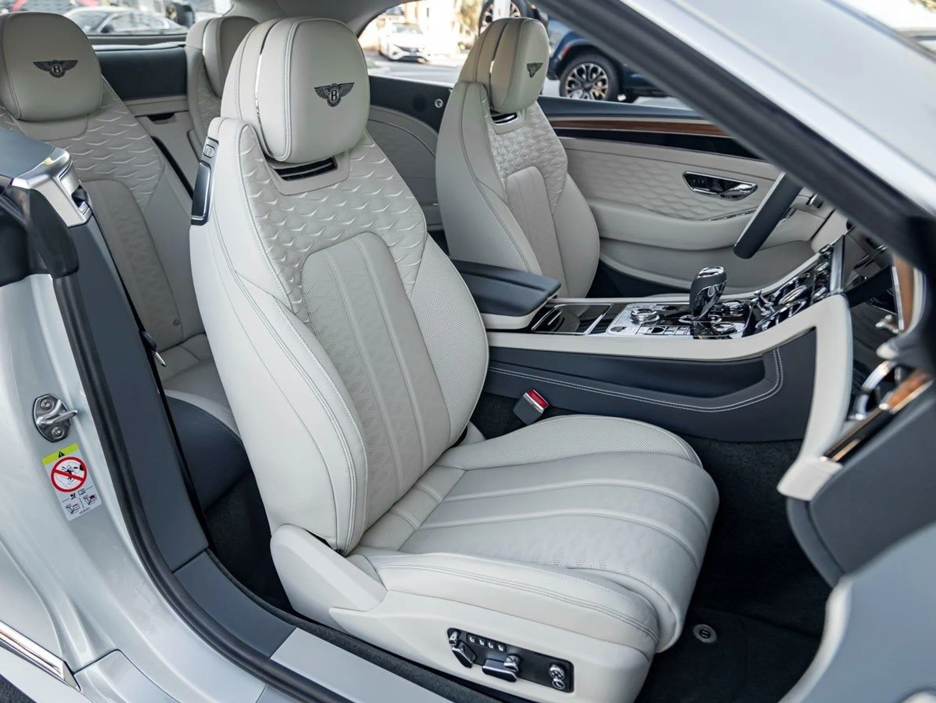 mph024_3729465988_25_7700e6b4f8