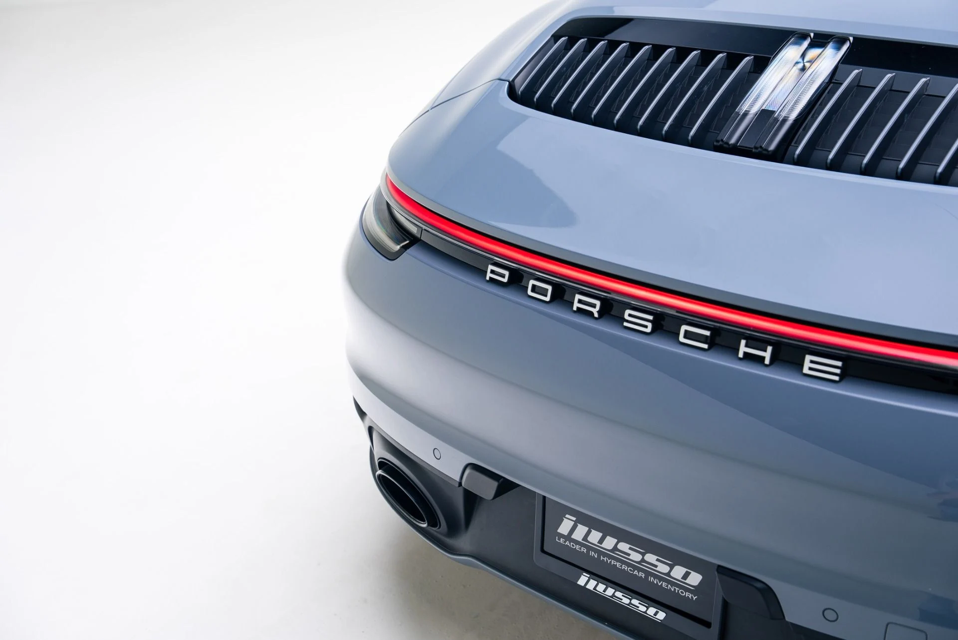 mph024_3733829237_Used_2024_Porsche_911_Carrera_1765496853_c5bc4dc981