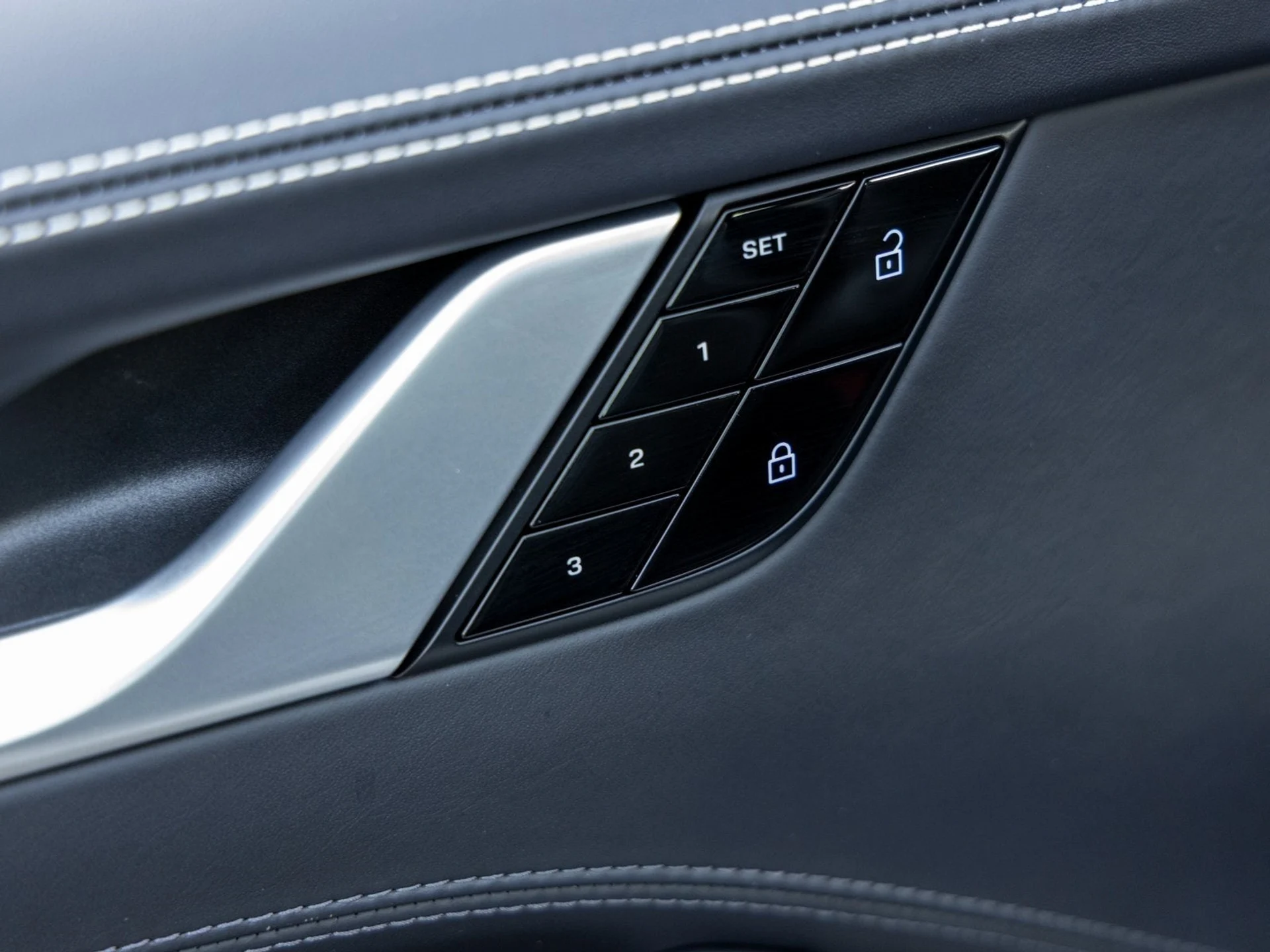 mph024_3737692702_25_68211d0c8b