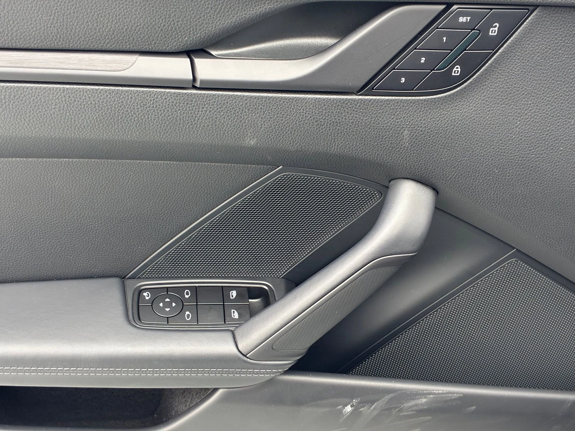 mph024_3744849438_ada4644f6273c930b13f3c1cddb266e7x_2fabc15057