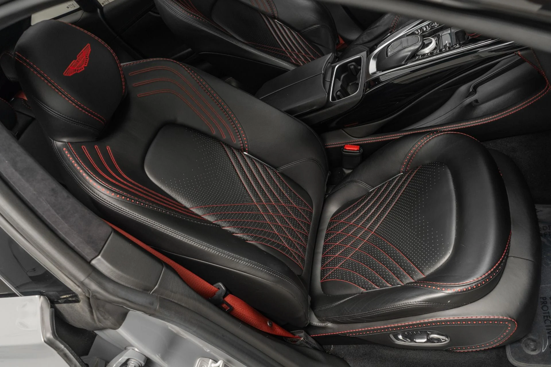 mph024_3747444445_Used_2021_Aston_Martin_DBX_22_Inch_Wheels_Heated_and_Ventilated_Front_Seats_Panoramic_Roof_1765210409_0606f5623e