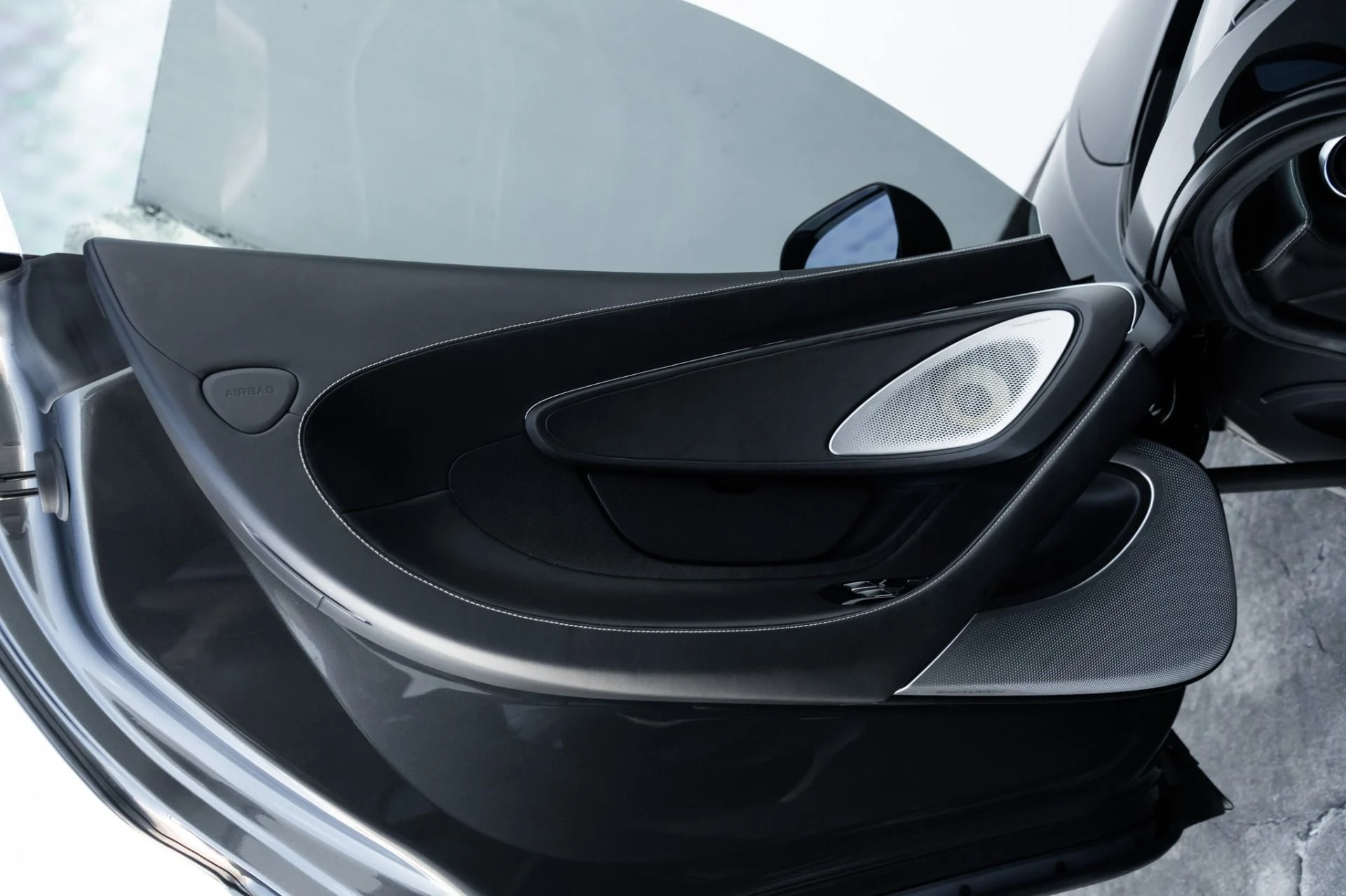 mph024_3753026506_Used_2021_Mc_Laren_GT_1775578978_8800132016