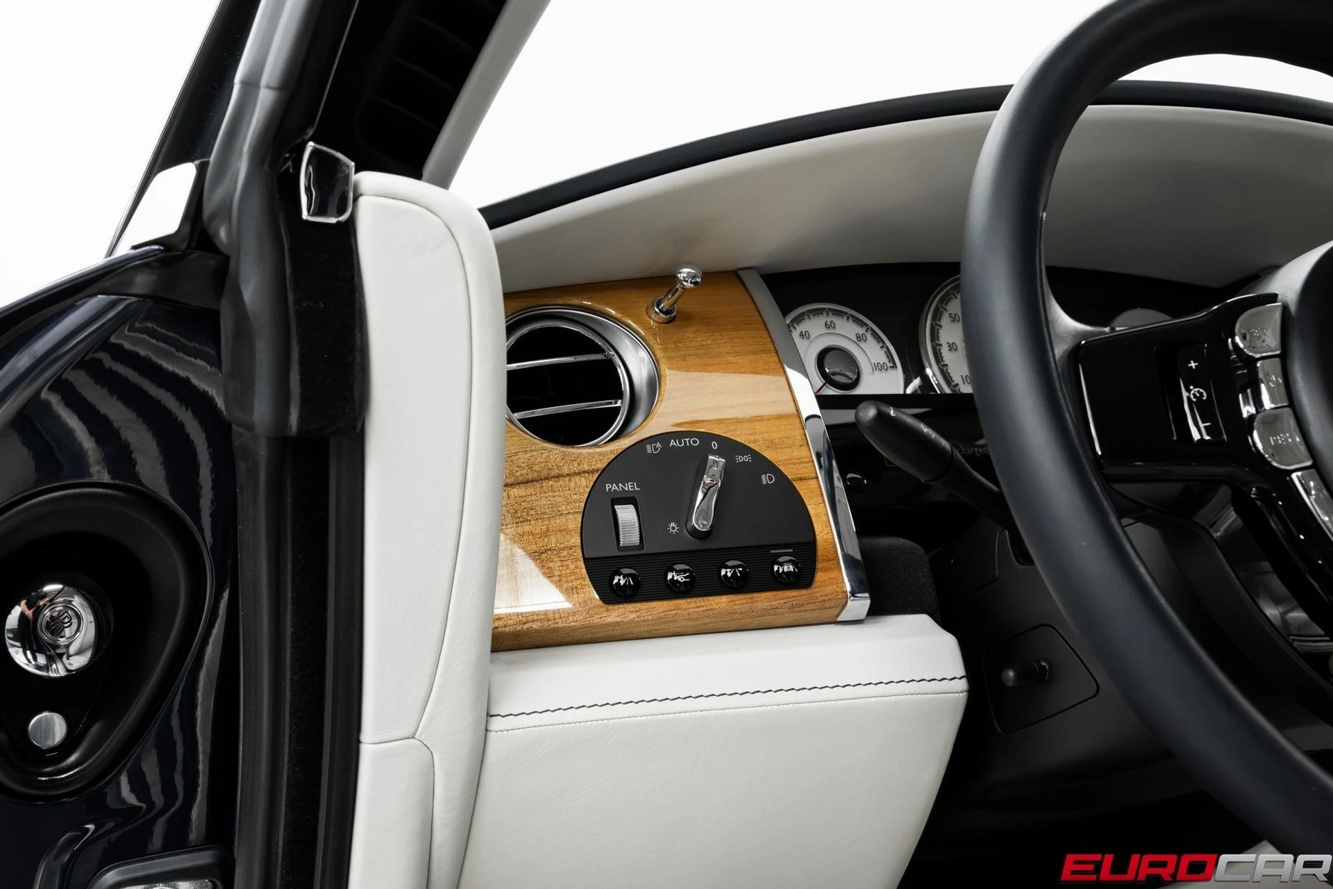 mph024_3753173966_image_25_563d3dc65f