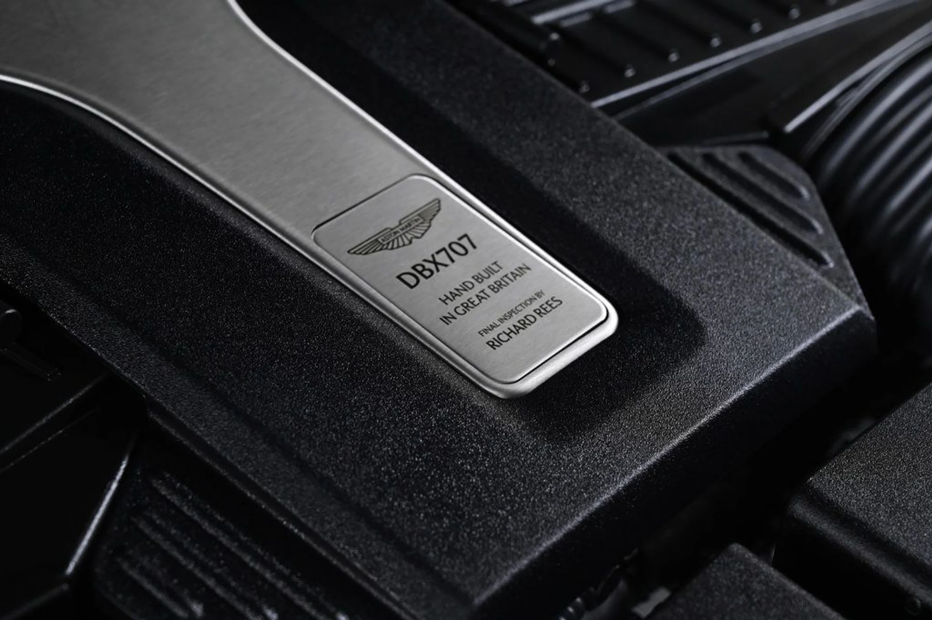 mph024_3760290042_new_2026_aston_martin_dbx_707awd_11350_22961109_24_1024_eb28defe38