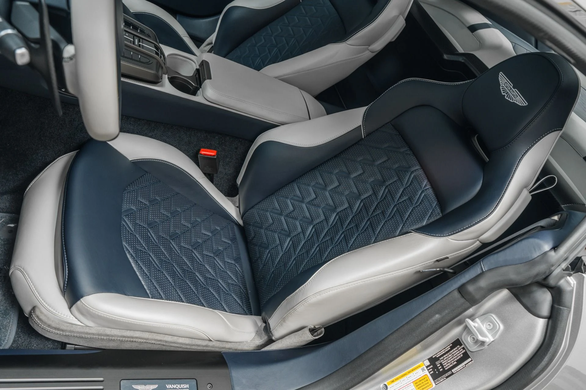 mph024_3761125279_Used_2025_Aston_Martin_Vanquish_552_K_MSRP_Titanium_Exhaust_Interior_Carbon_Pack_1772219889_79686c20ee