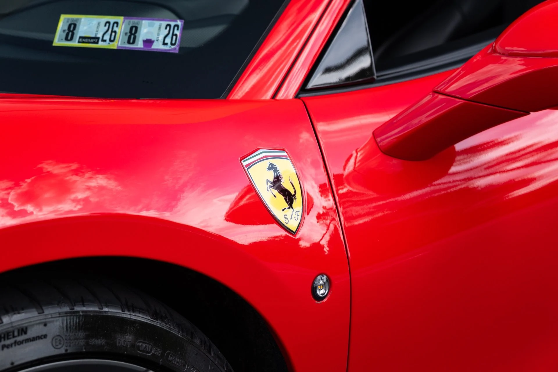 mph024_3762166445_Used_2022_Ferrari_F8_Tributo_1777610144_485d25b964