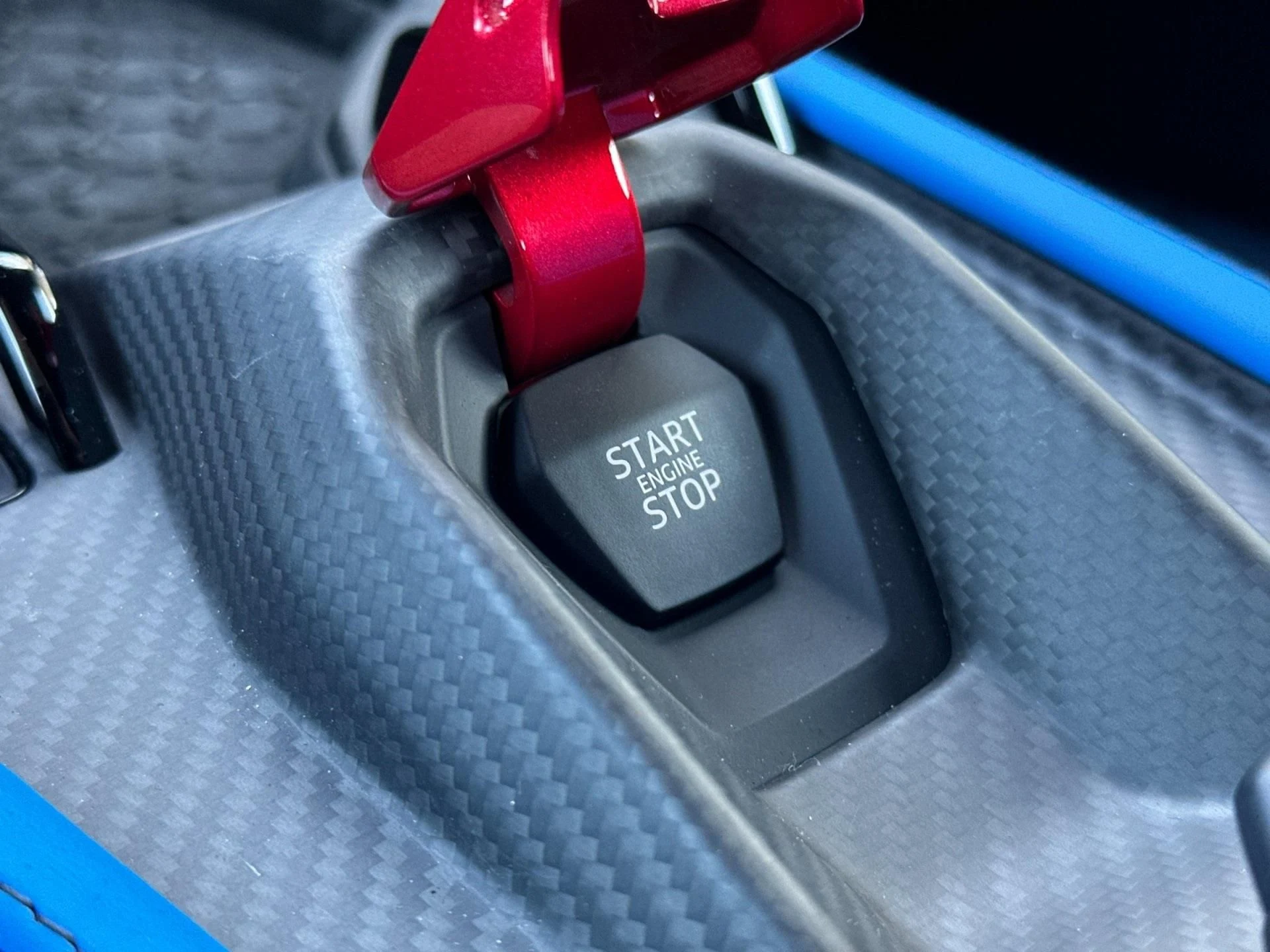 mph024_3763699174_New_2025_Lamborghini_Revuelto_Coupe_1761898385_6daf68a3cc