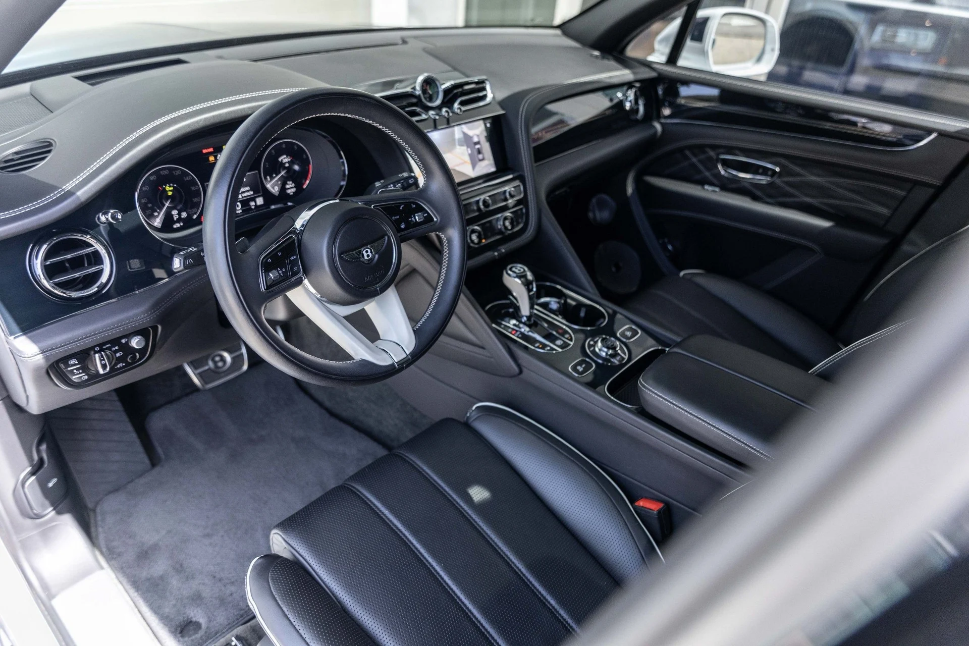 mph024_3764571778_Hi_Tech_Luxury_Imports_LLC_SJAHT_2_ZV_8_PC_020673_image_24_e843f86bb2