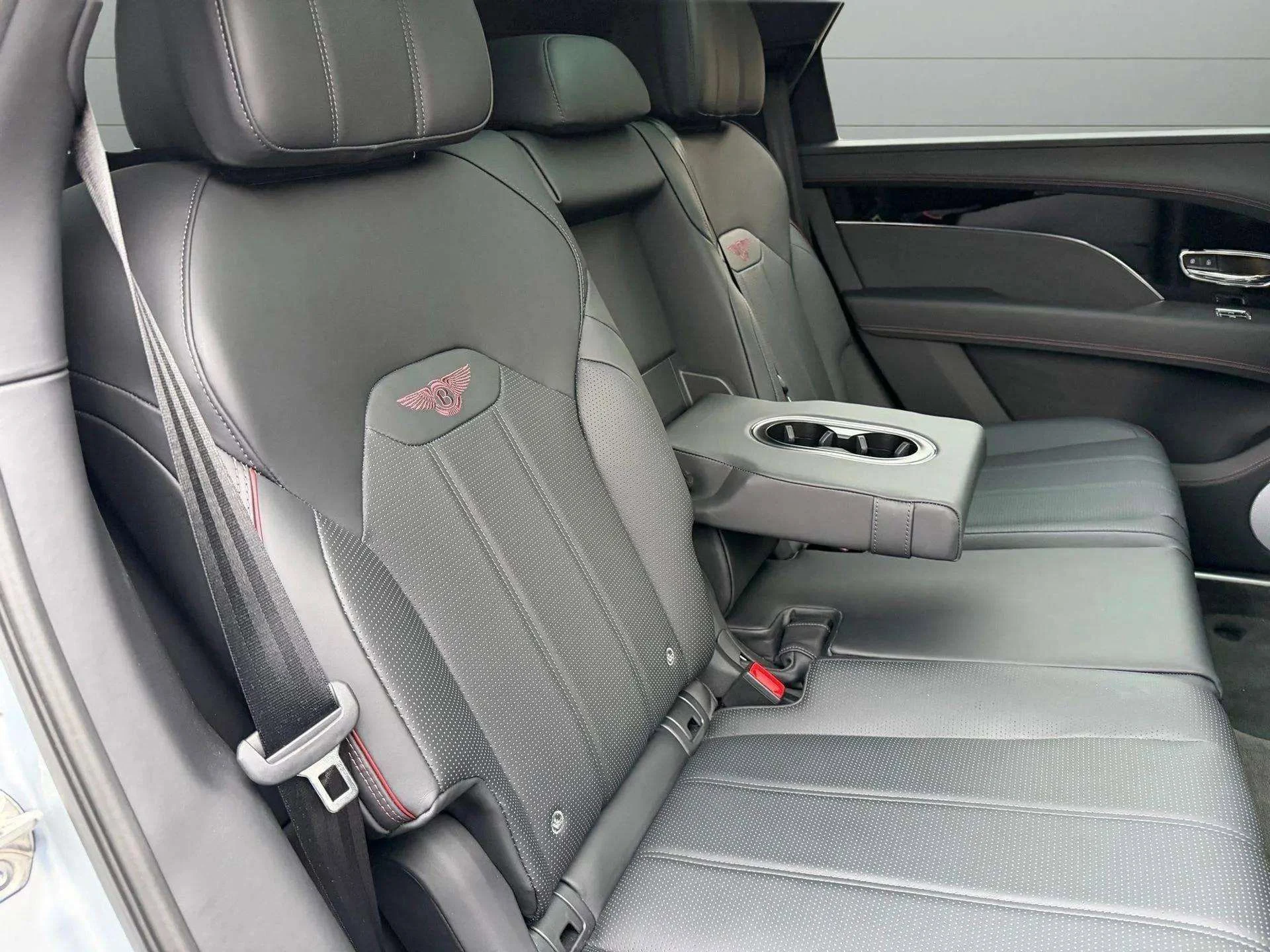 mph024_3764741406_e31f70108008404b8cf94c6b34ab20ef_933cd58805