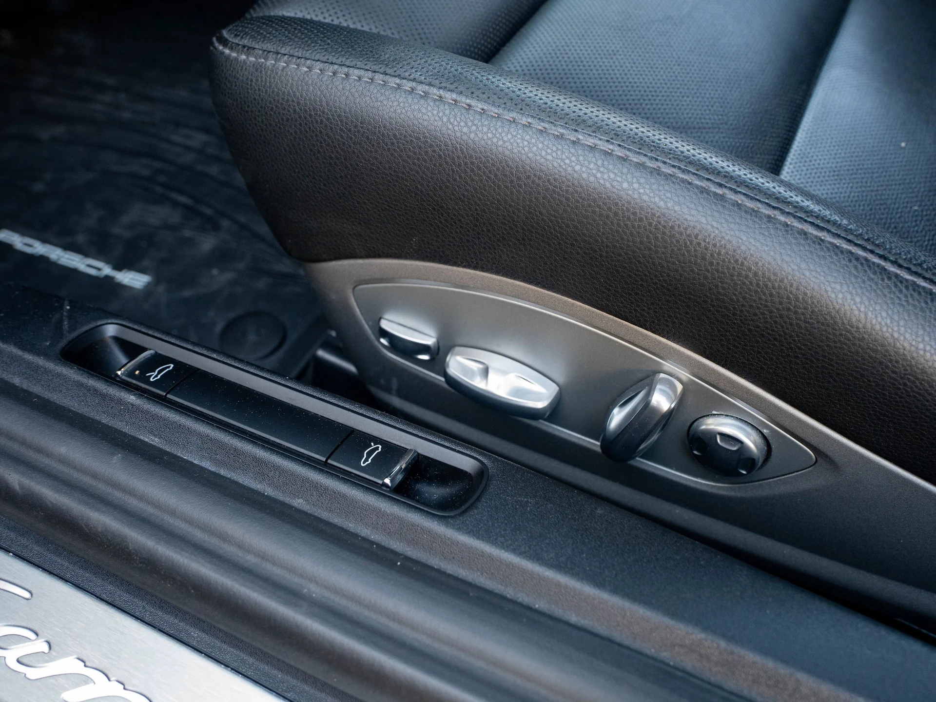 mph024_3770436304_63a4bb5321f2fd7c9fbdfde74e3208fbx_4330a8e983