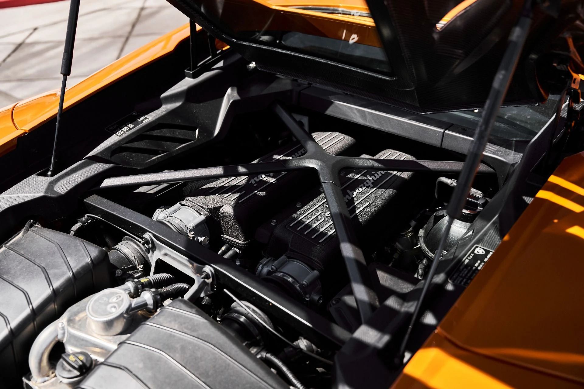 mph024_3772163699_Used_2023_Lamborghini_Huracan_Tecnica_Base_1777011629_81502b570e