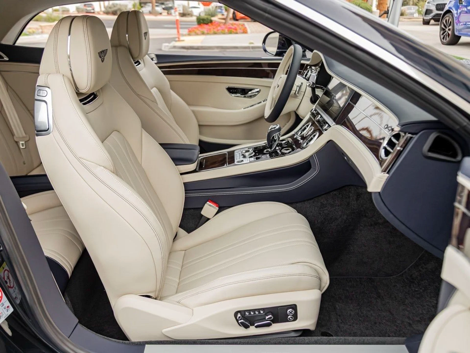 mph024_3792075852_25_0b124f807b