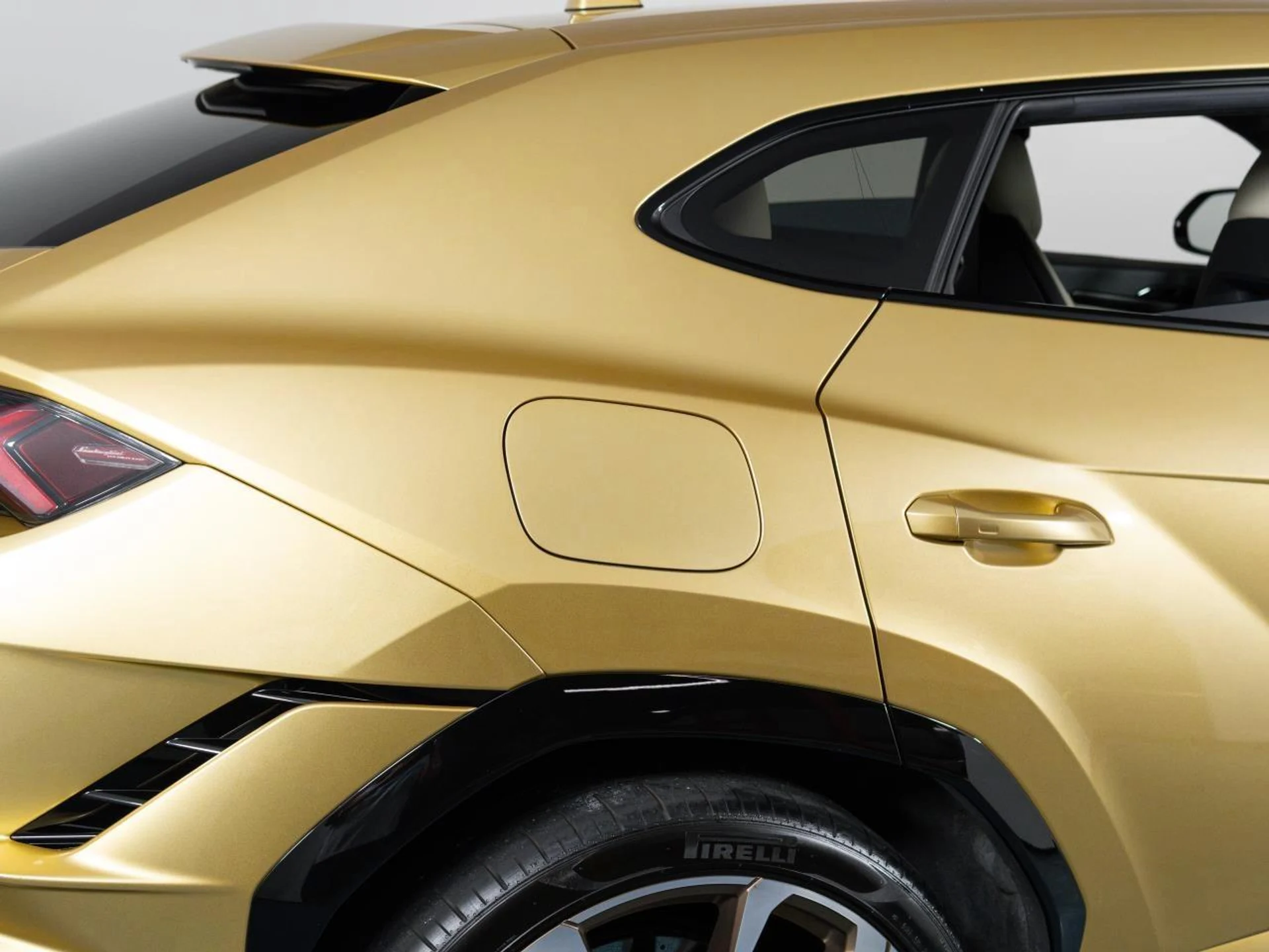 mph024_3794730786_Used_2023_Lamborghini_Urus_S_1785169230_d1c0078e14
