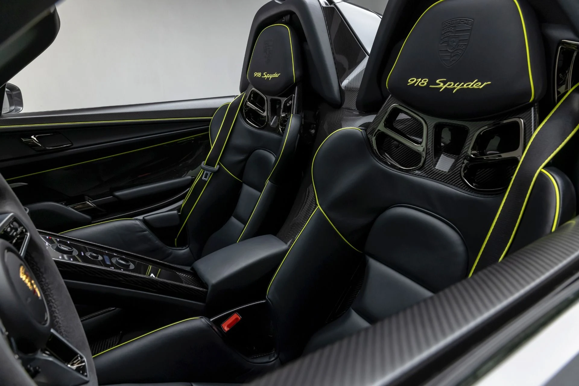 mph024_379627083_13429_p25_l_570a5ddc6e