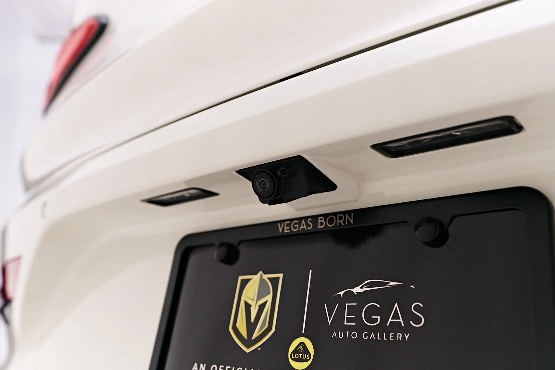 mph024_3800854924_Used_2023_Bentley_Bentayga_EWB_Azure_1745273088_84a6995c08