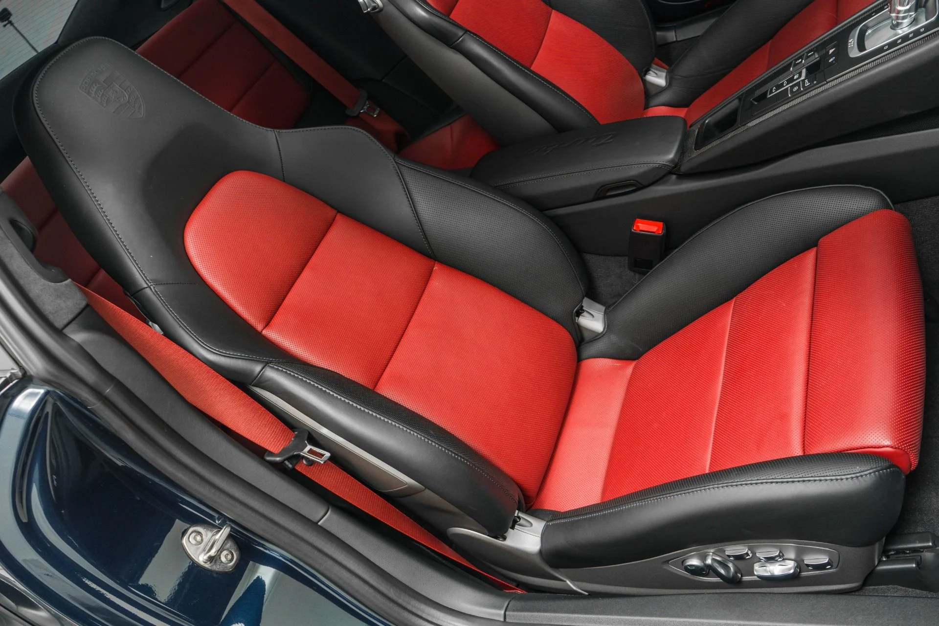 mph024_380257471_Used_2019_Porsche_911_Turbo_Centerlock_Wheels_Sunroof_Carbon_Interior_Trim_1771016276_53d3753a12