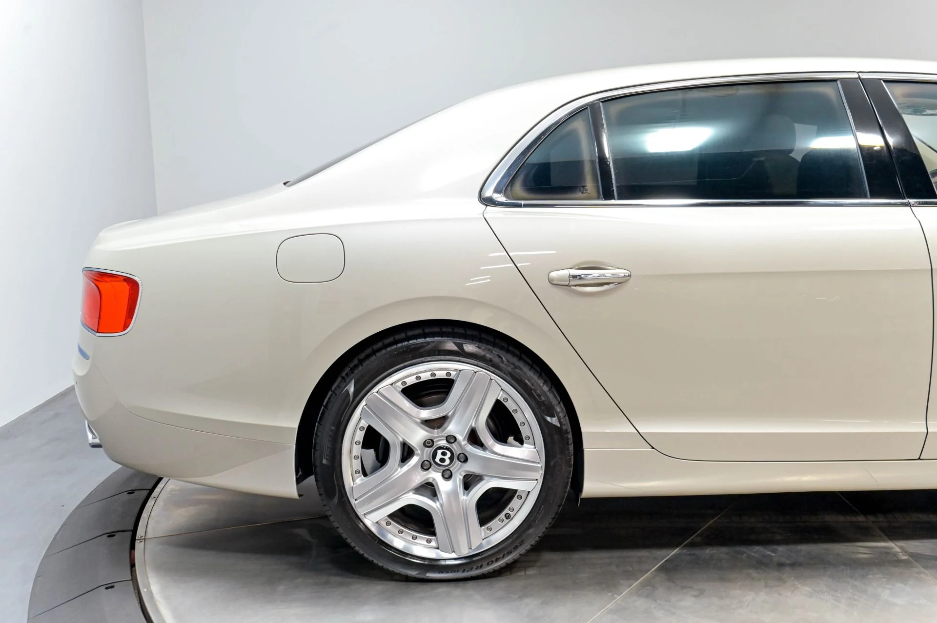mph024_3803221027_Used_2015_Bentley_Flying_Spur_W12_1784214578_484bd2e598