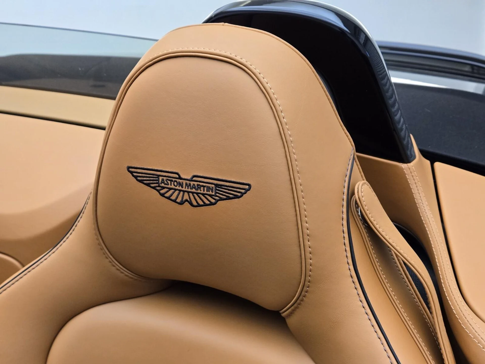 mph024_3805335104_New_2026_Aston_Martin_Vantage_S_1776403027_b687d342df