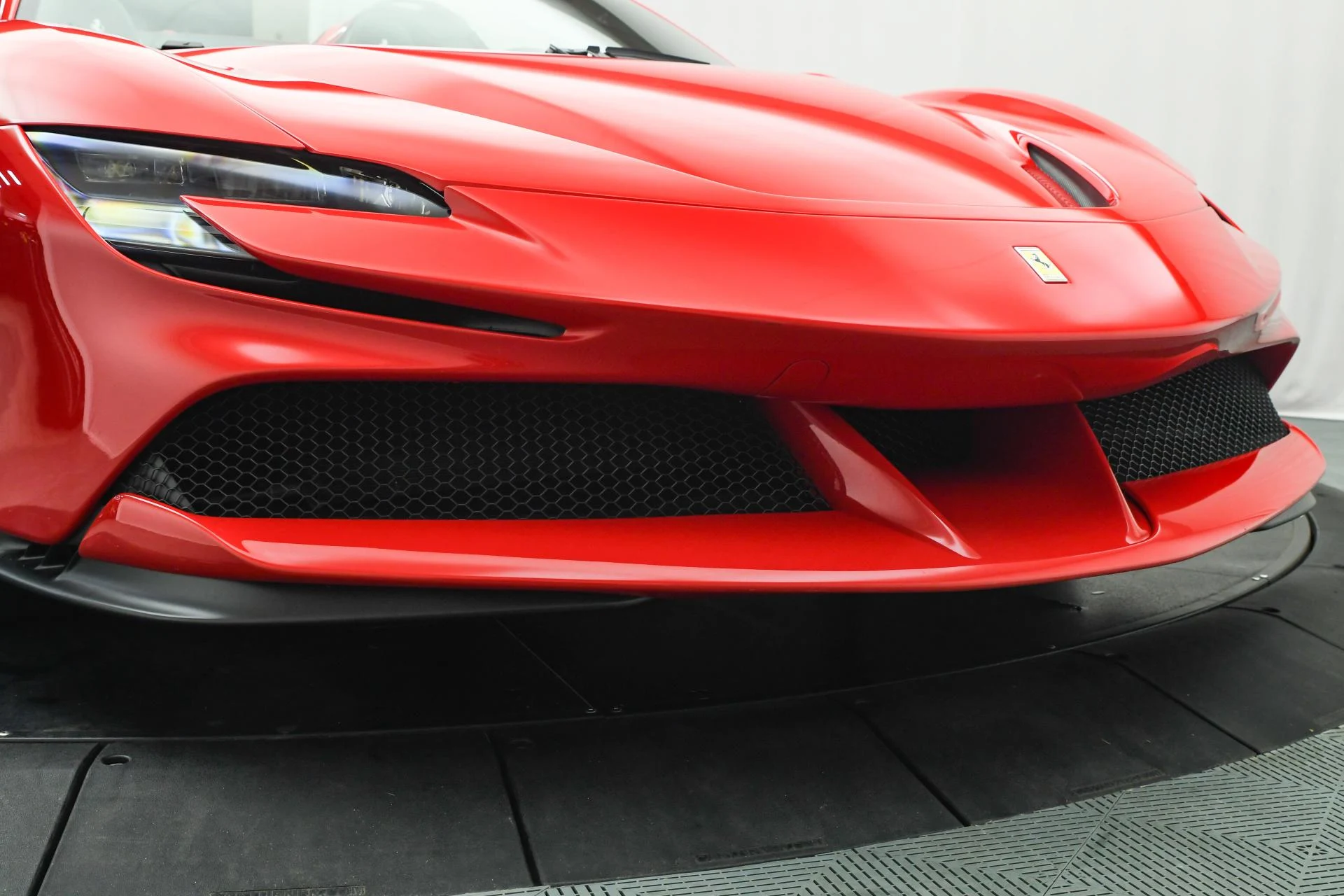 mph024_3806613737_Used_2022_Ferrari_SF_90_Spider_1753776170_10f0b41936