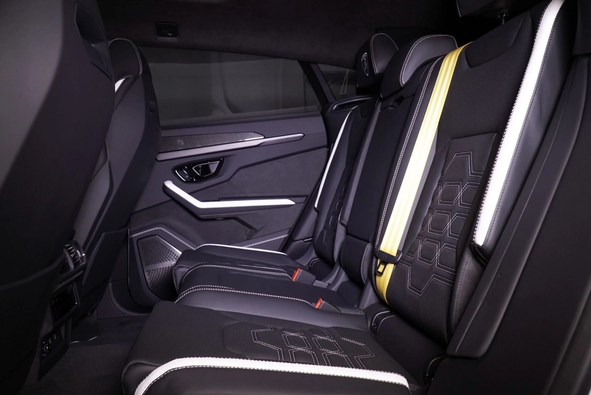 mph024_3806618318_New_2025_Lamborghini_Urus_SE_1760546686_35d538cf2a