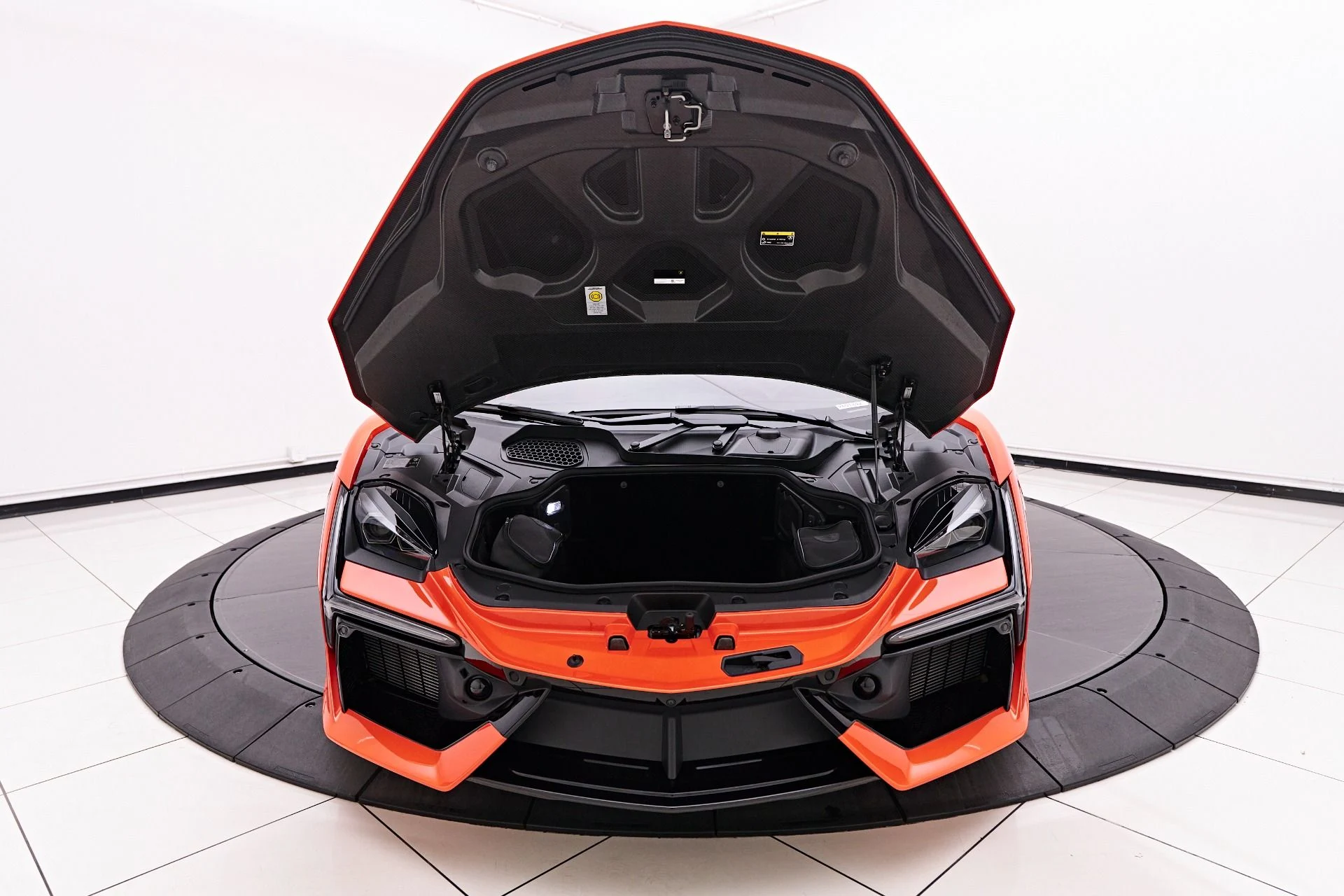 mph024_3810681658_Used_2024_Lamborghini_Revuelto_Base_1755224841_73012143c7