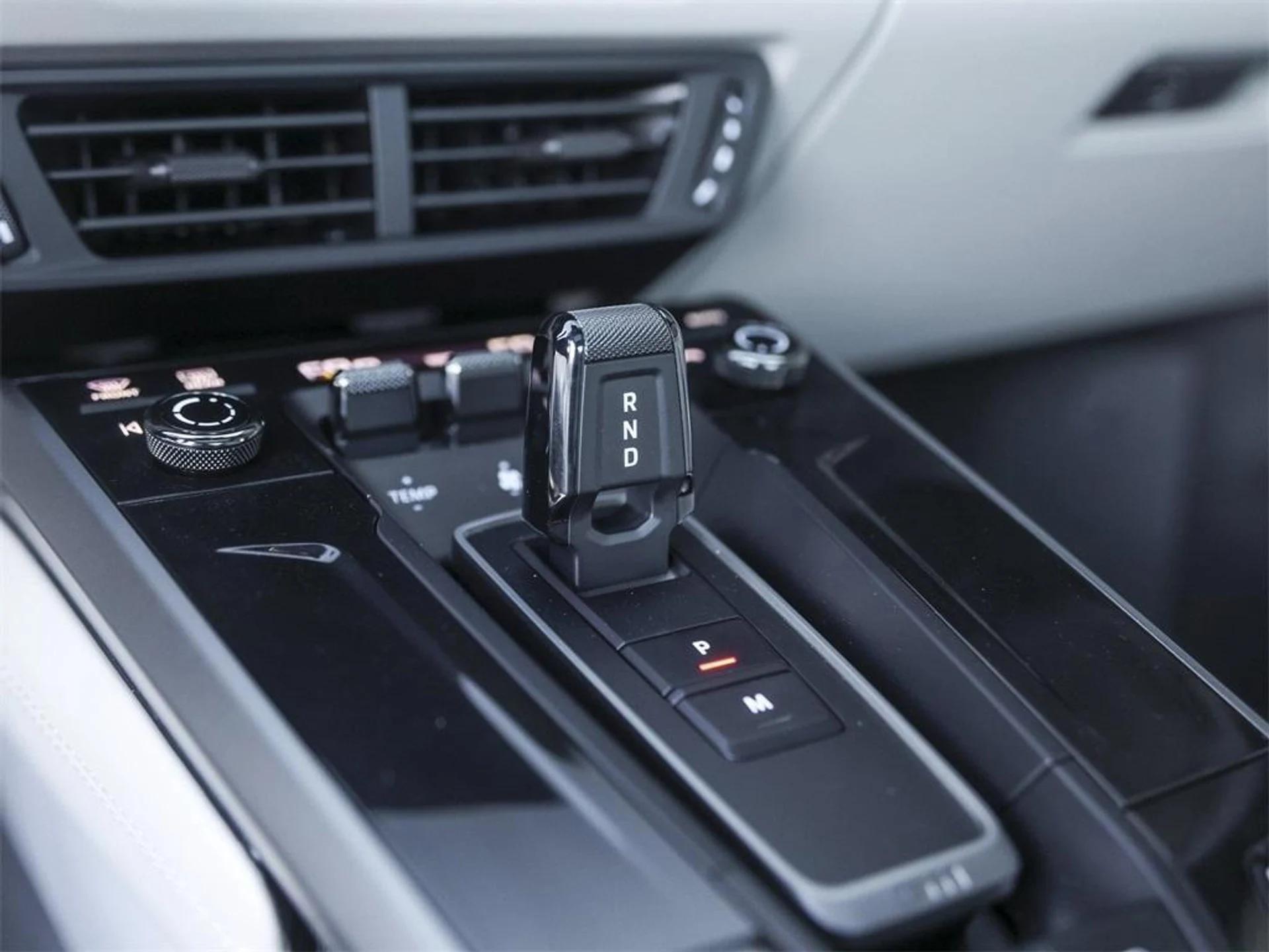 mph024_3811144316_UF_Ytc_VSO_Ozxigg86ov54k8_Dn714_068b47ecad