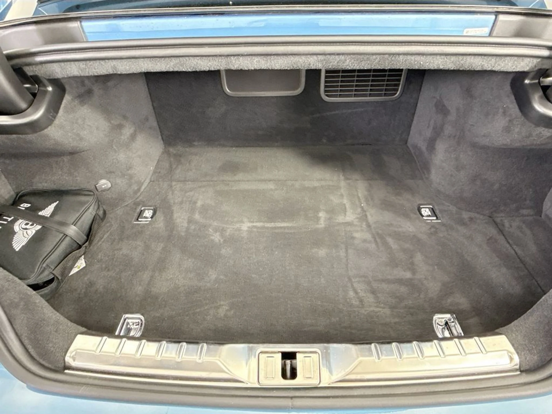 mph024_3815018631_used_2026_bentley_azure_8119_23037217_25_1024_44e20202e0