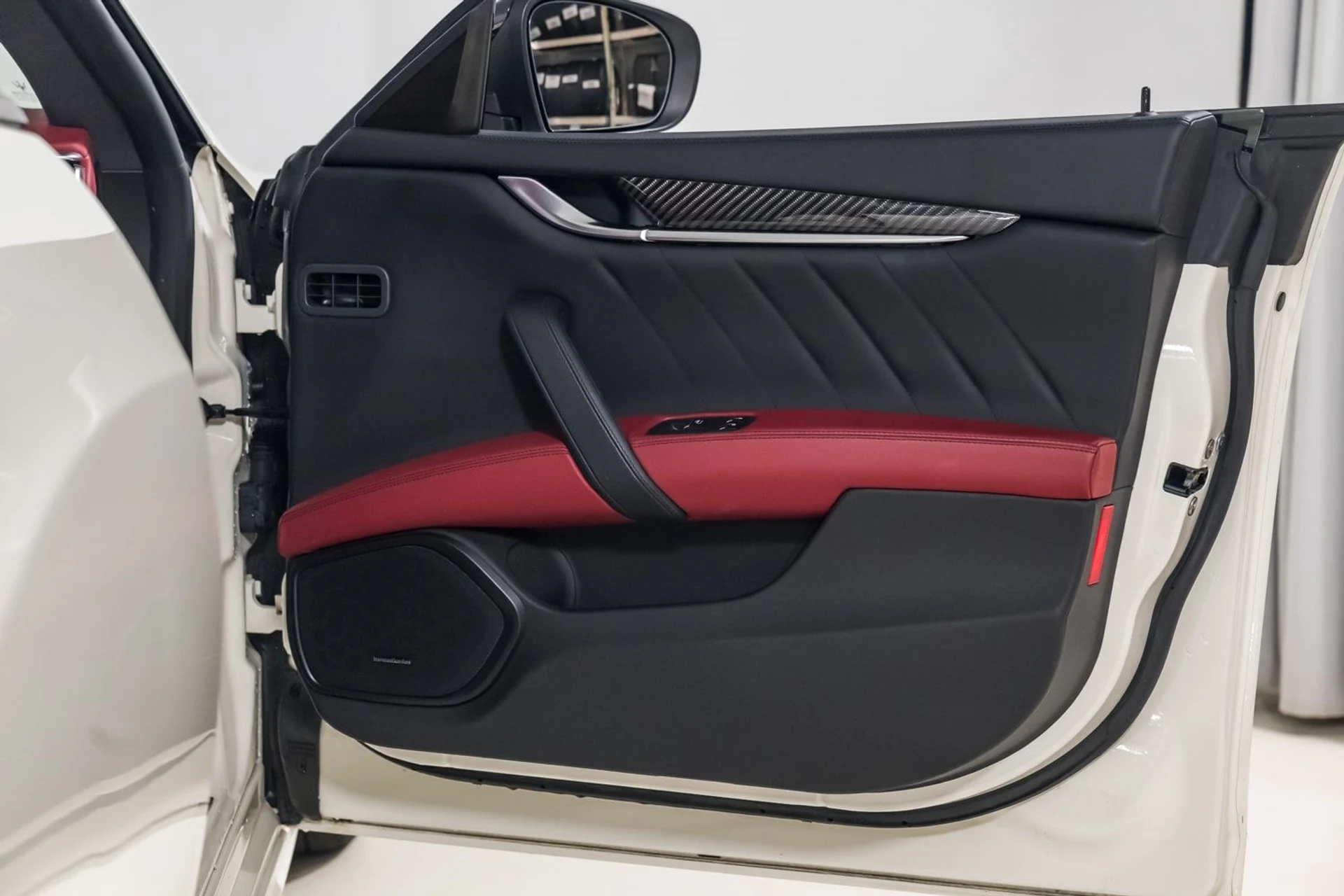 mph024_3815628773_28a572e9834c4094a92474517b772353_83c85b4317